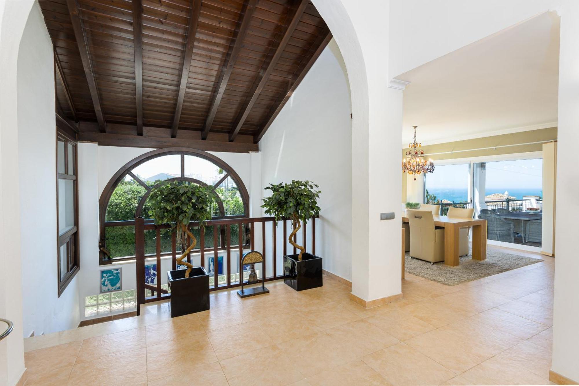 La Vista - Family Friendly Private Pool, Bbq, Sauna Villa *