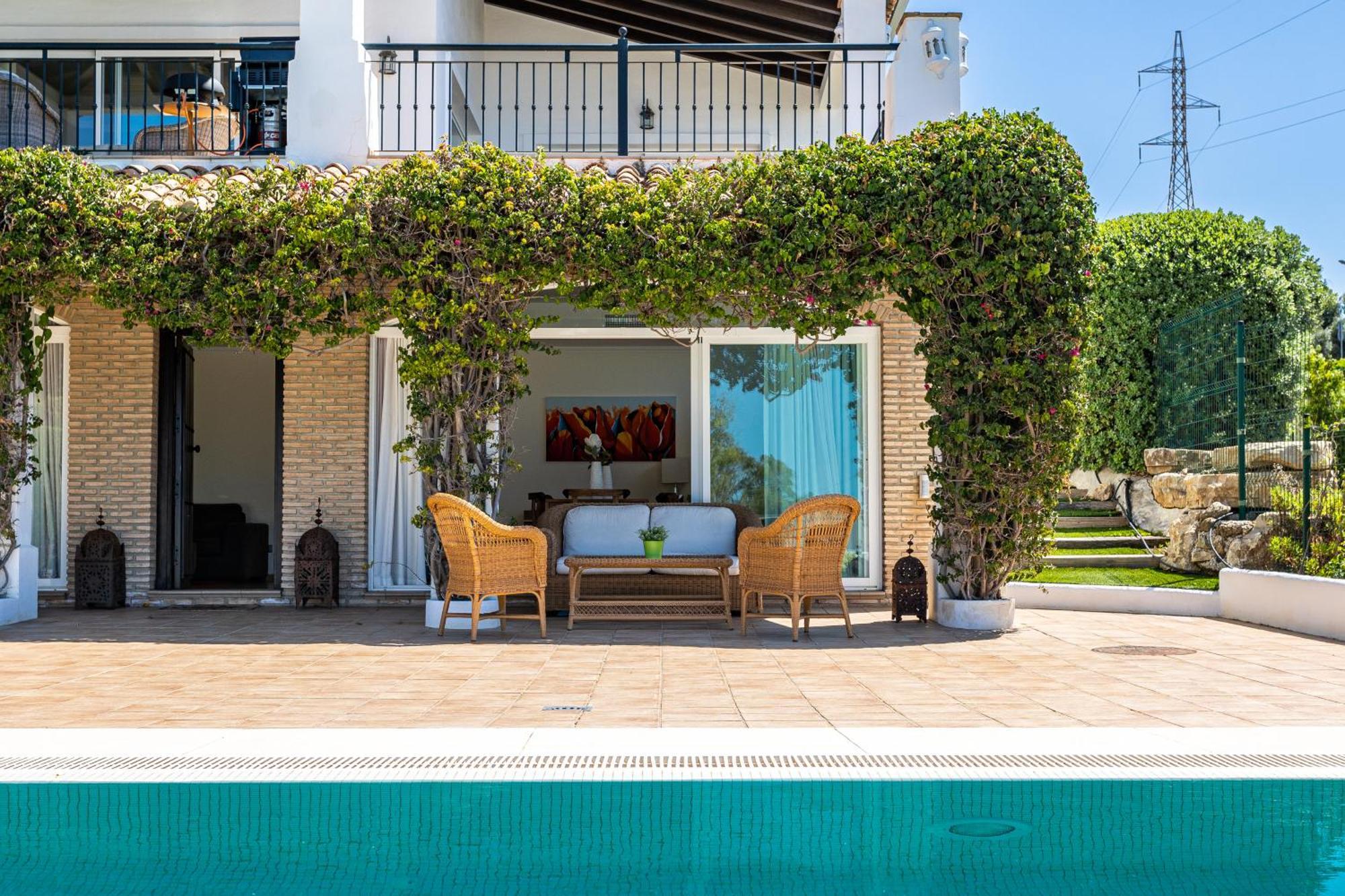 La Vista - Family Friendly Private Pool, Bbq, Sauna Villa *