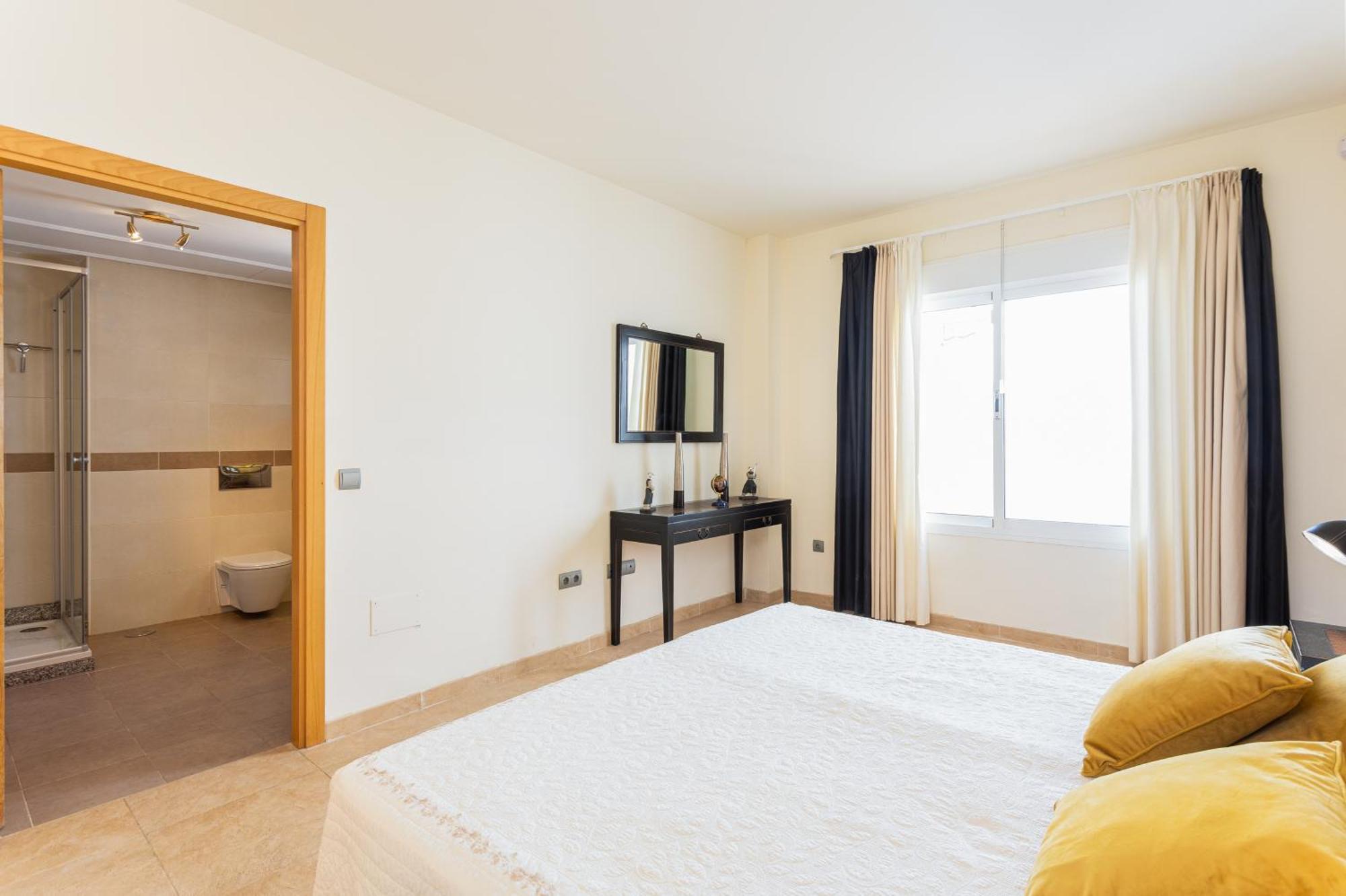 La Vista - Family Friendly Private Pool, Bbq, Sauna