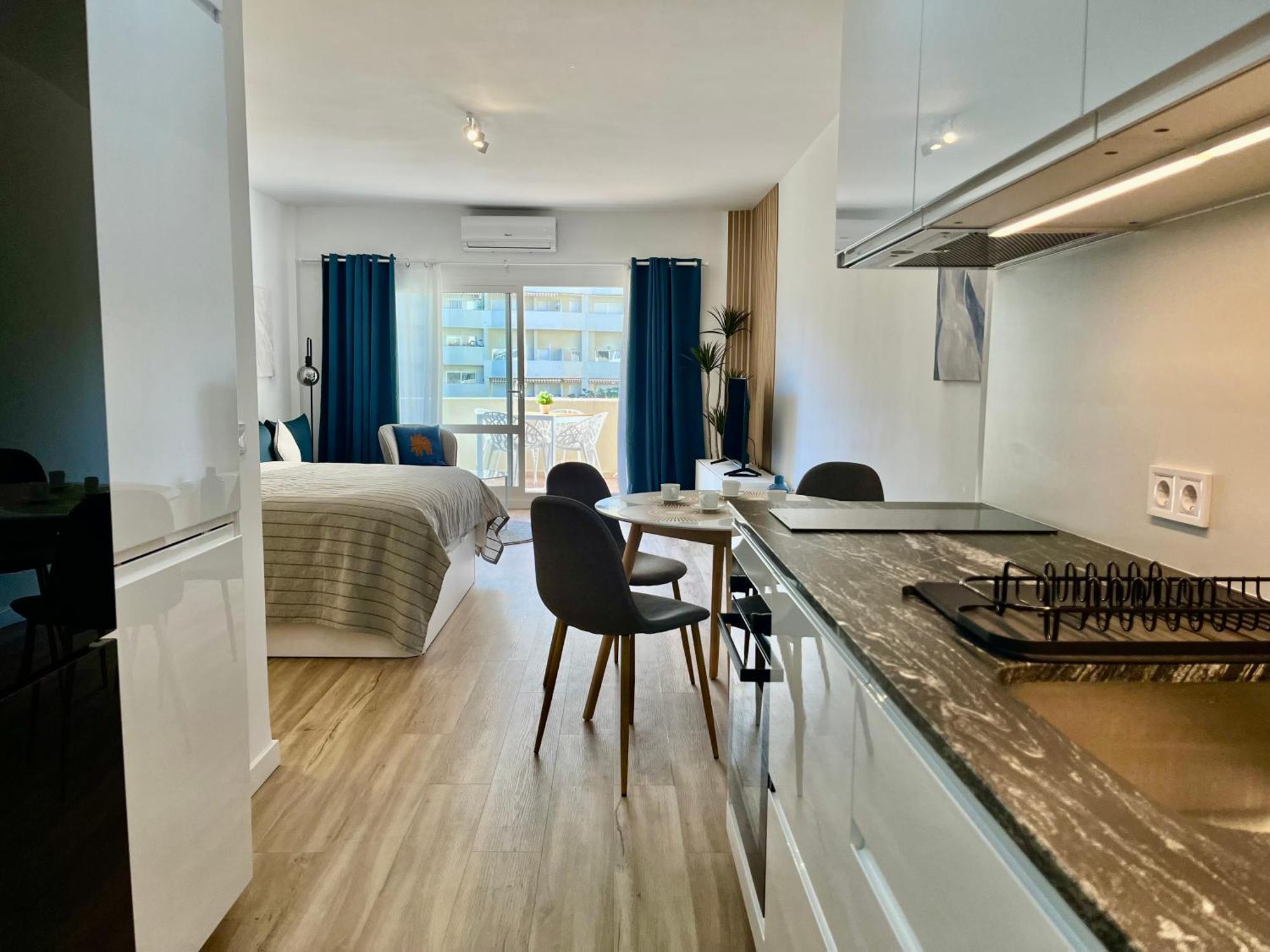 Benalbeach Zafiro By C&n Apartment