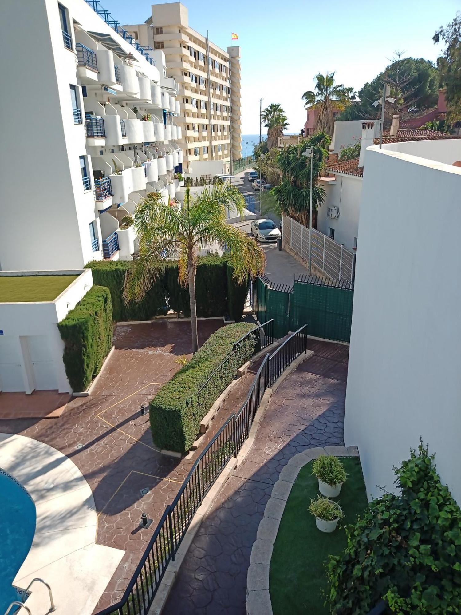 Apartment Paradise Of Benalmadena: Mountain Views Near
