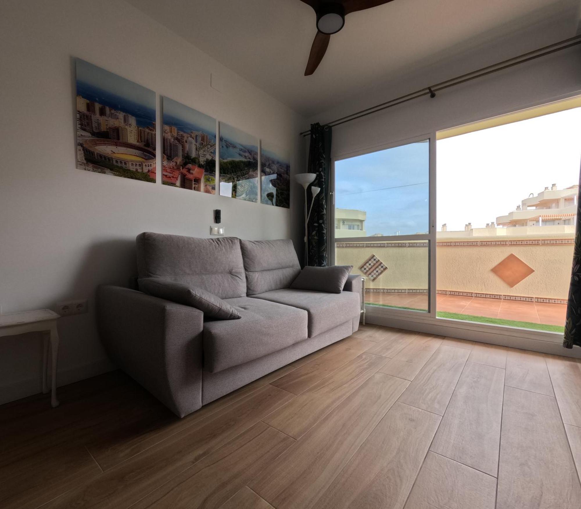 Apartment Benalbeach. Espectacular Terraza, Vistas Al Mar.