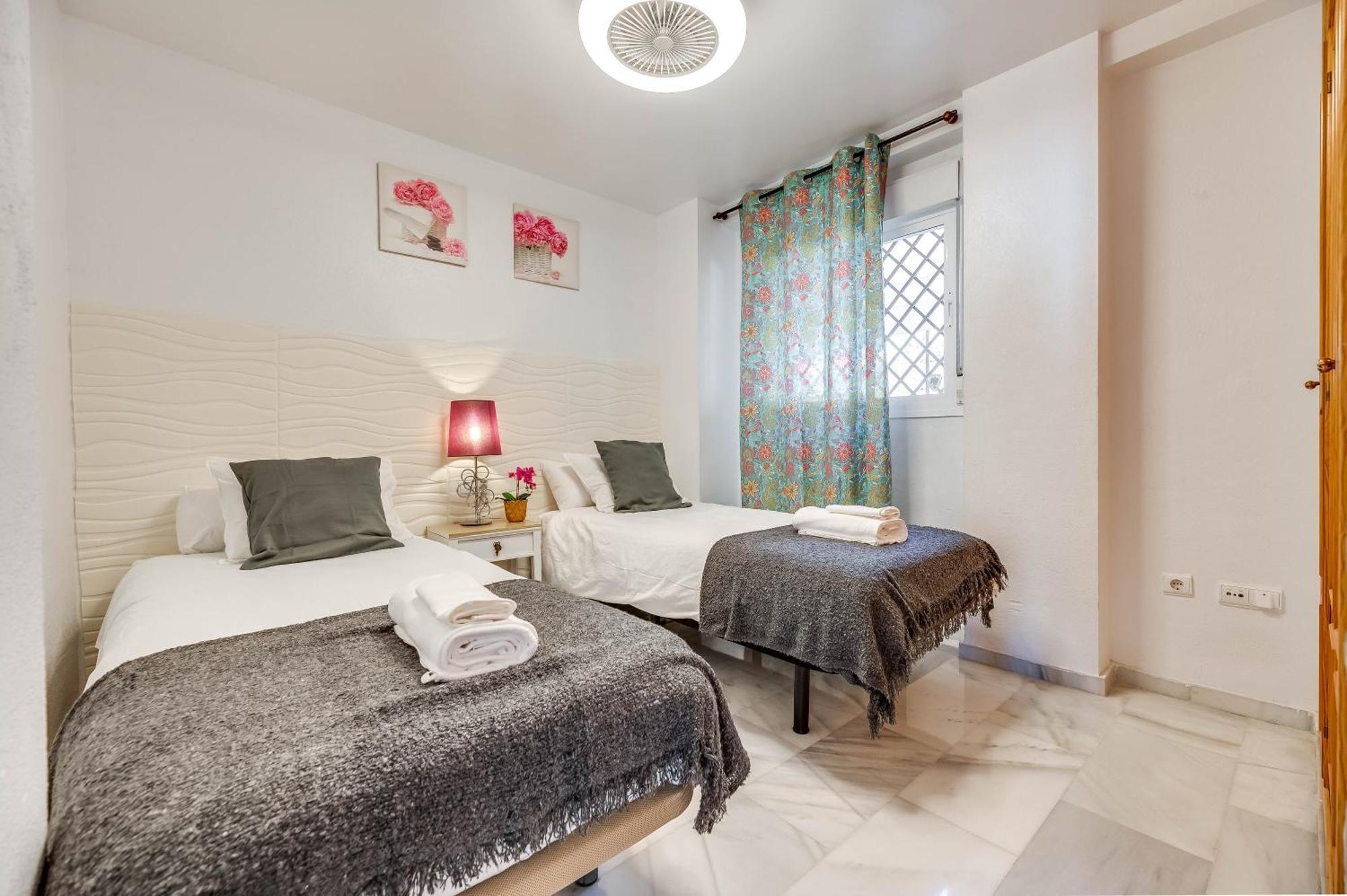 Vb Retamar 2br Sea Views Apartment