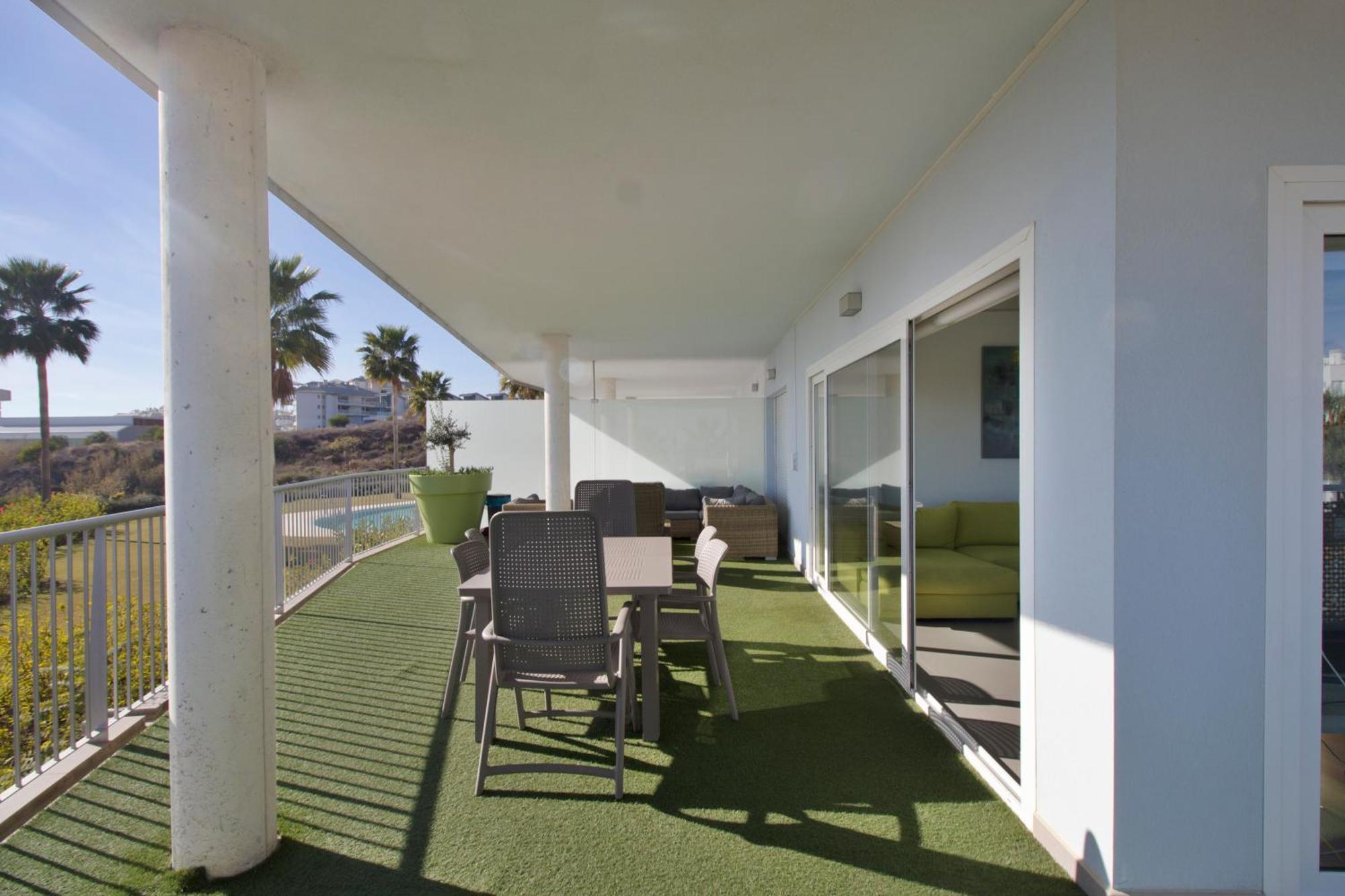 Luxury With Sea View Apartment *