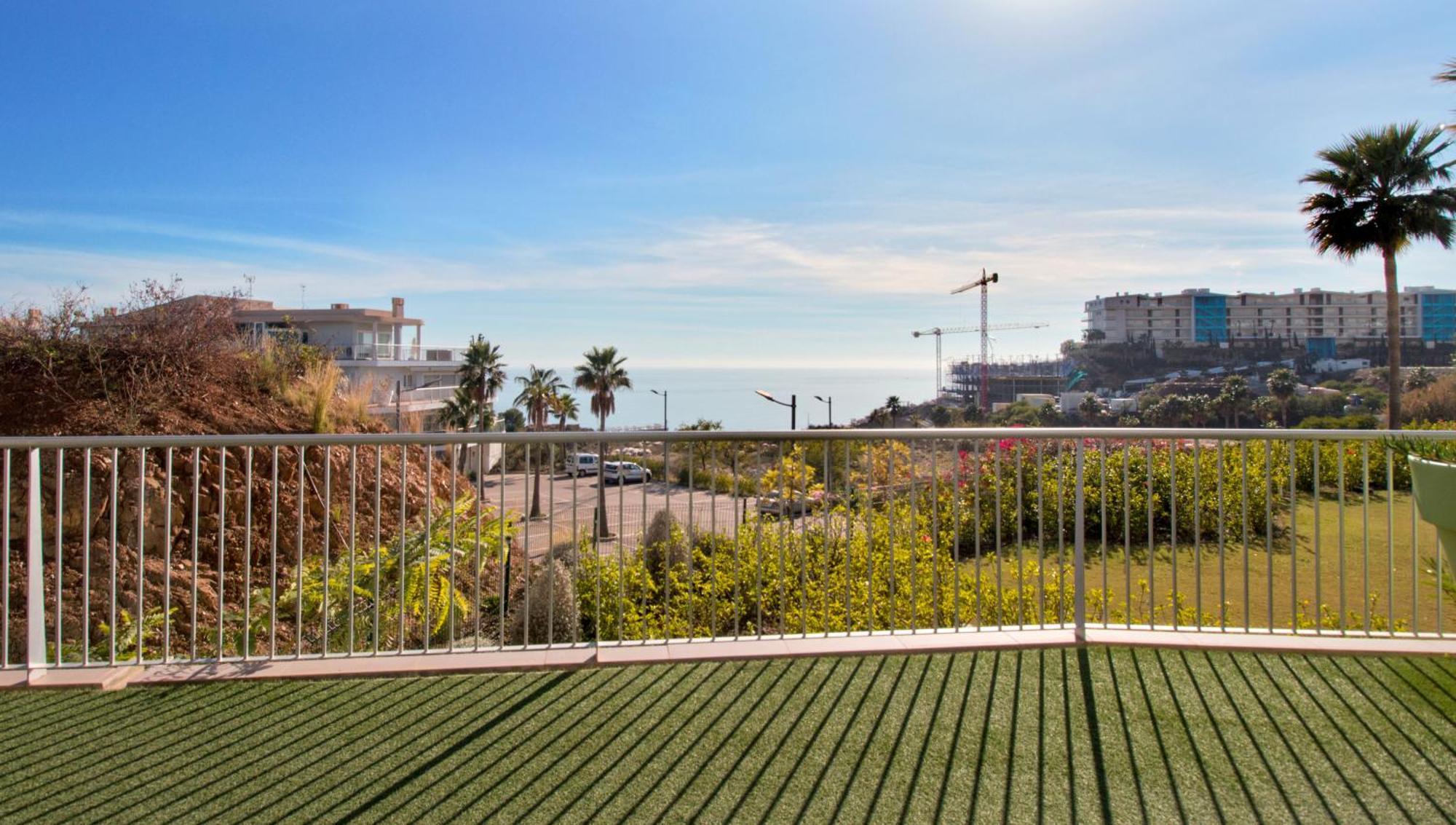 Luxury With Sea View Apartment