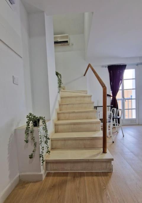 Encantador Duplex 6 A 1 Minuto De La Playa