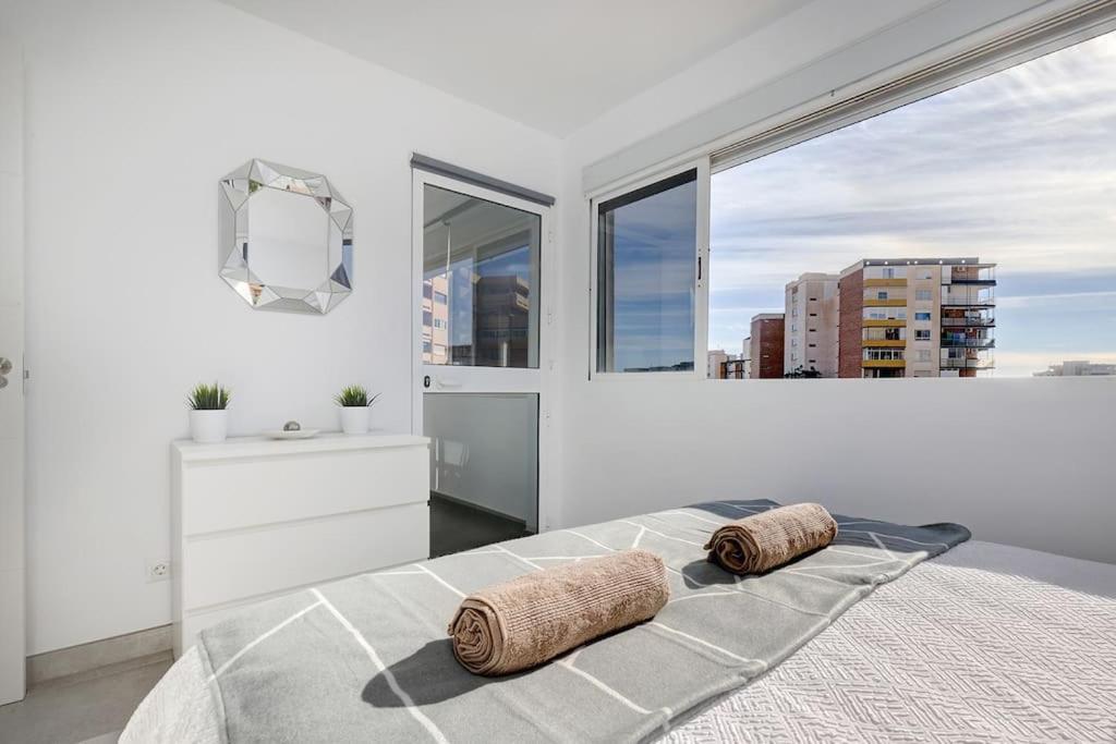 Apartment 019 Stylish 3 Bed Ibensa Square Apt, Near & Bars