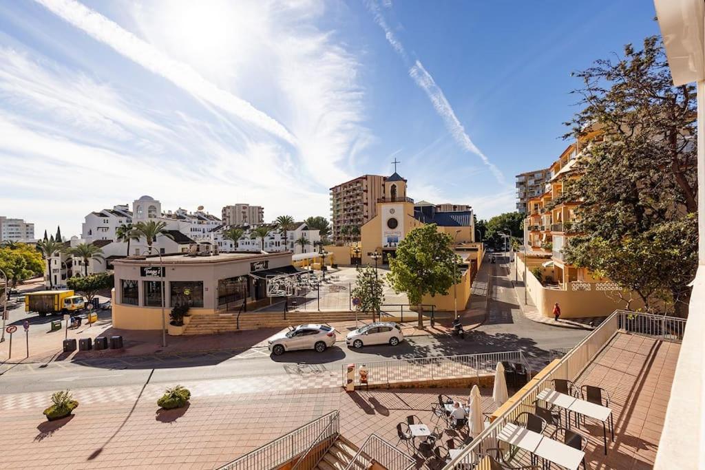 019 Stylish 3 Bed Ibensa Square Apt, Near & Bars Apartment Benalmadena