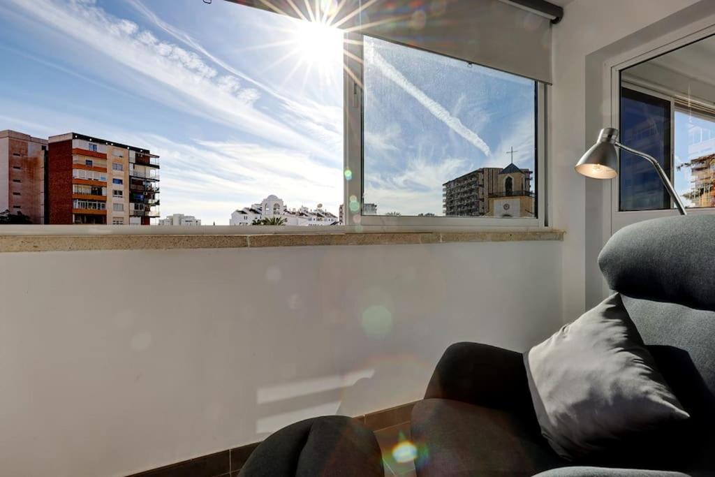 019 Stylish 3 Bed Ibensa Square Apt, Near & Bars * Benalmadena