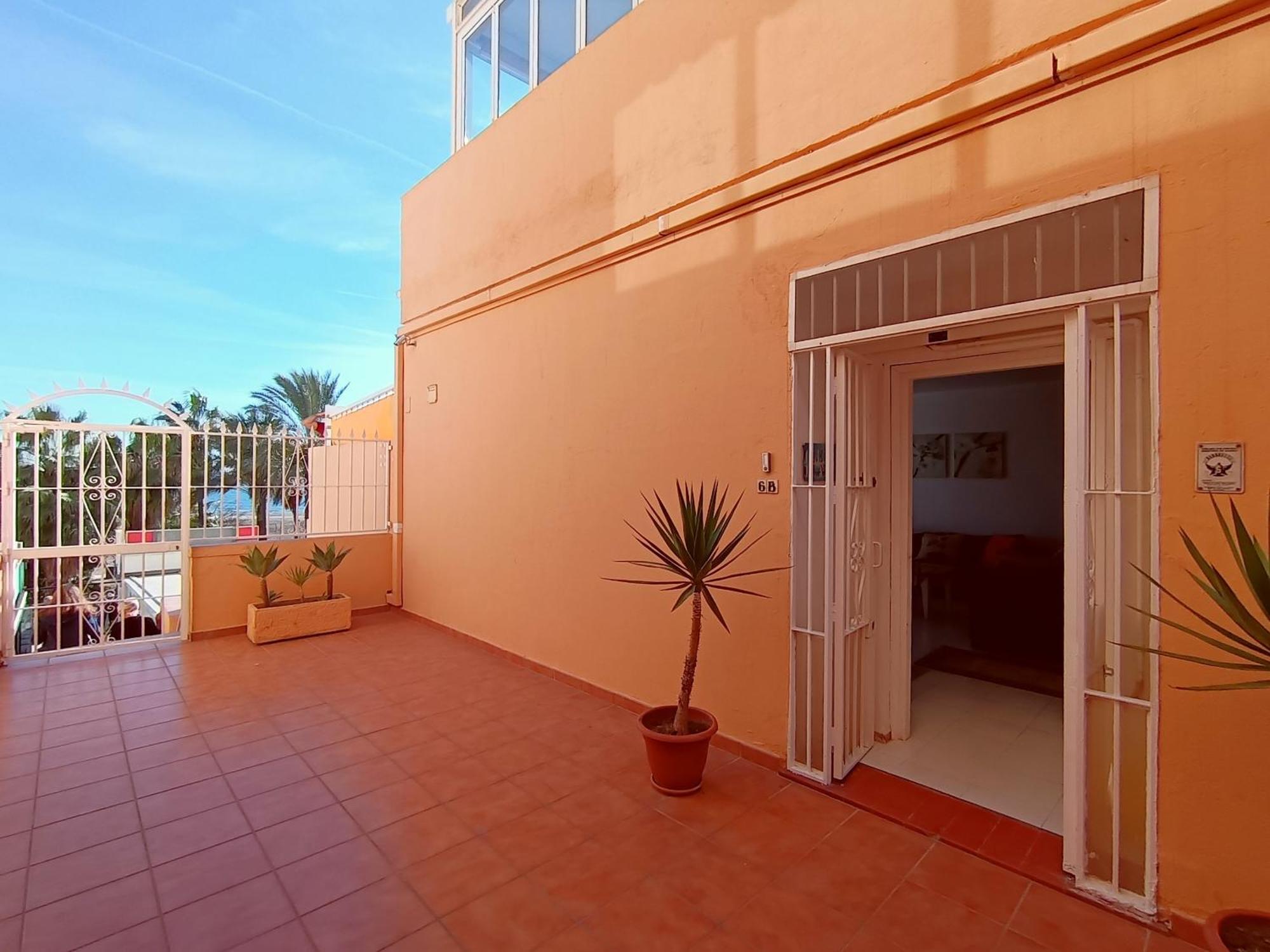 2 Bedroom Beach Front * Benalmádena