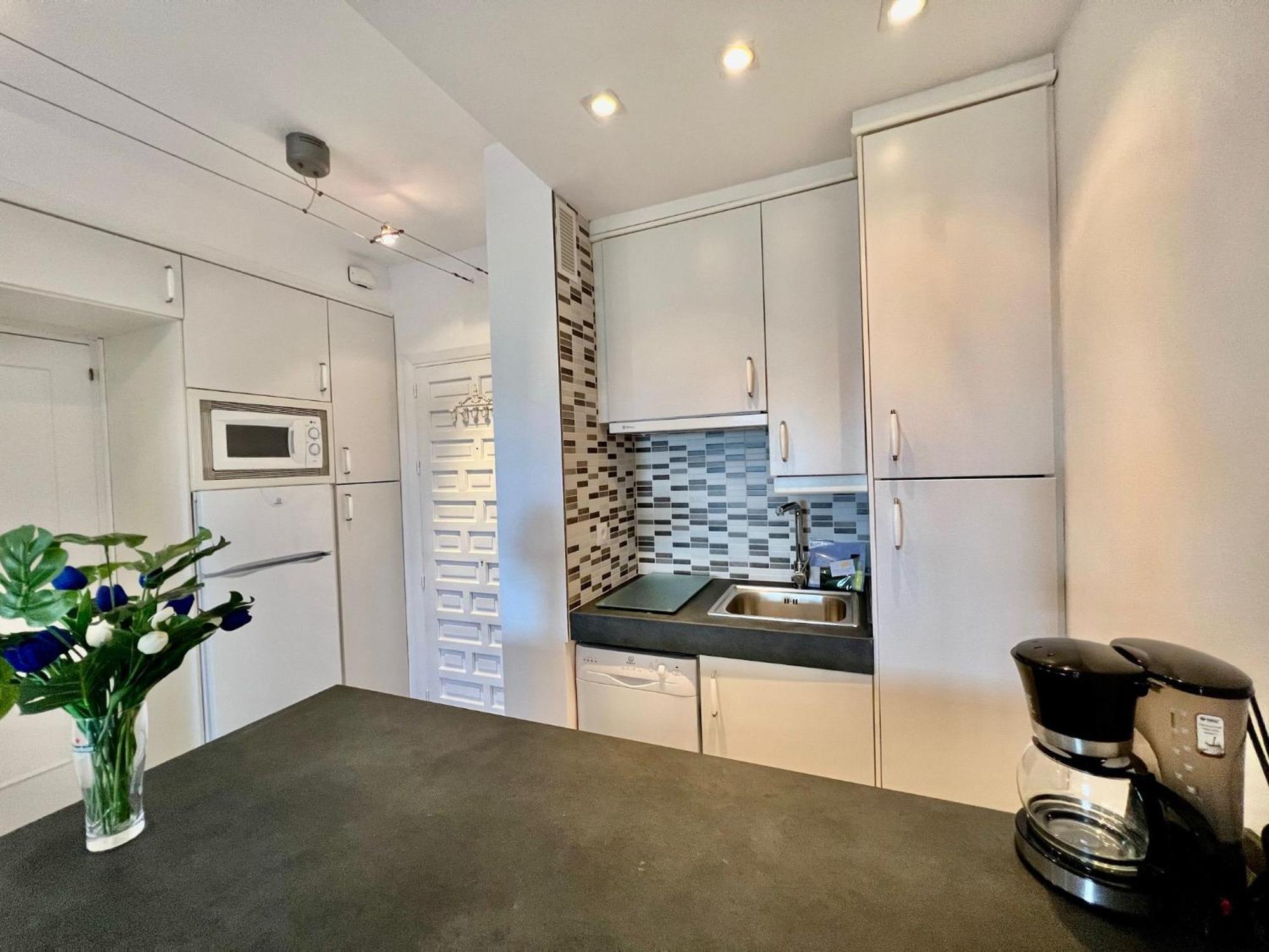 Apartamento Modern Front Sea View In Benalbeach