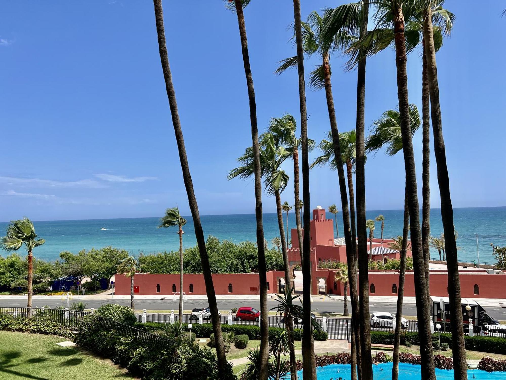 Apartamento Modern Front Sea View In Benalbeach