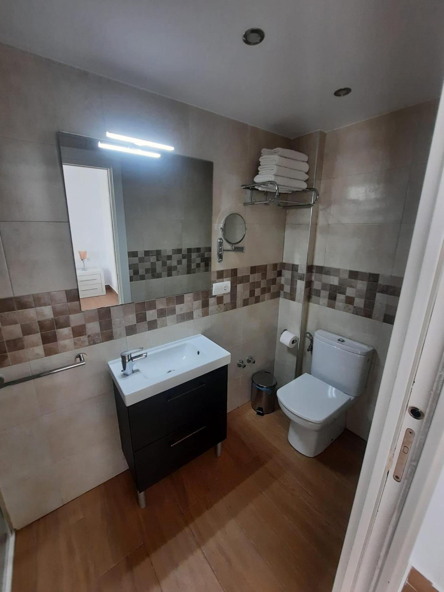 2 Bedroom With Pool And Barbecue Apartment