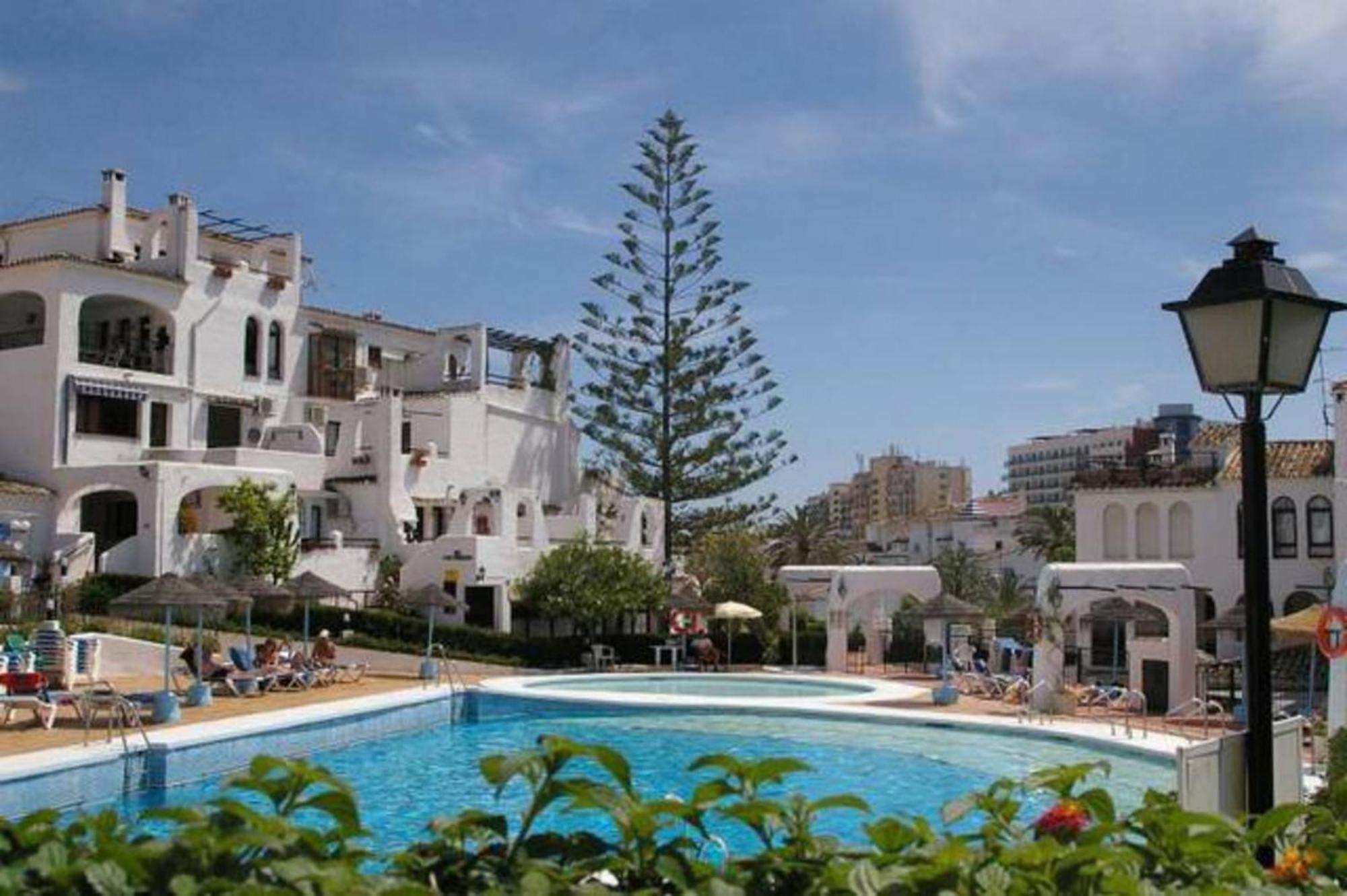 Apartment 2 Bedroom With Pool And Barbecue