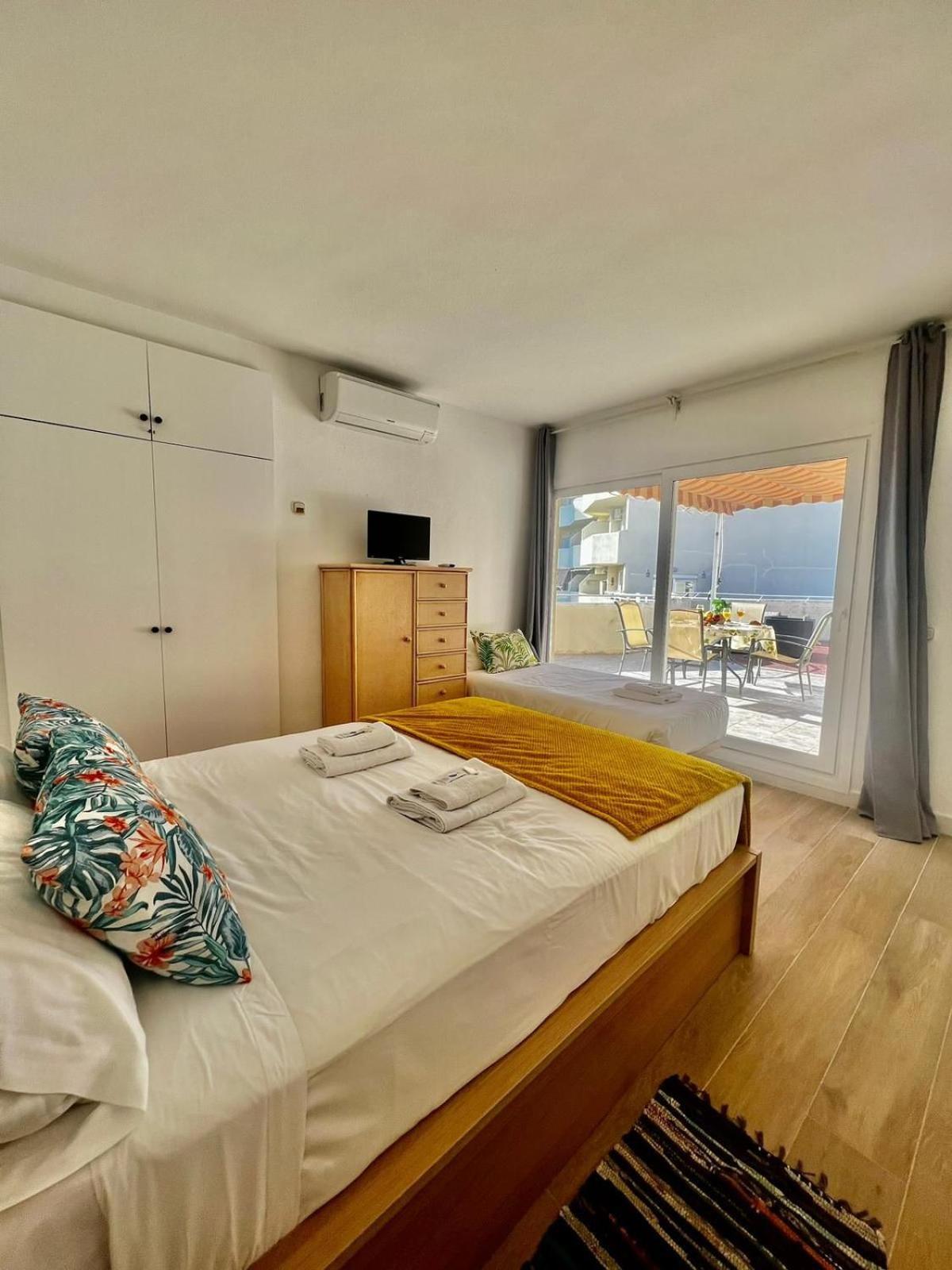 Appartement With Sea Views And Large Terrace *