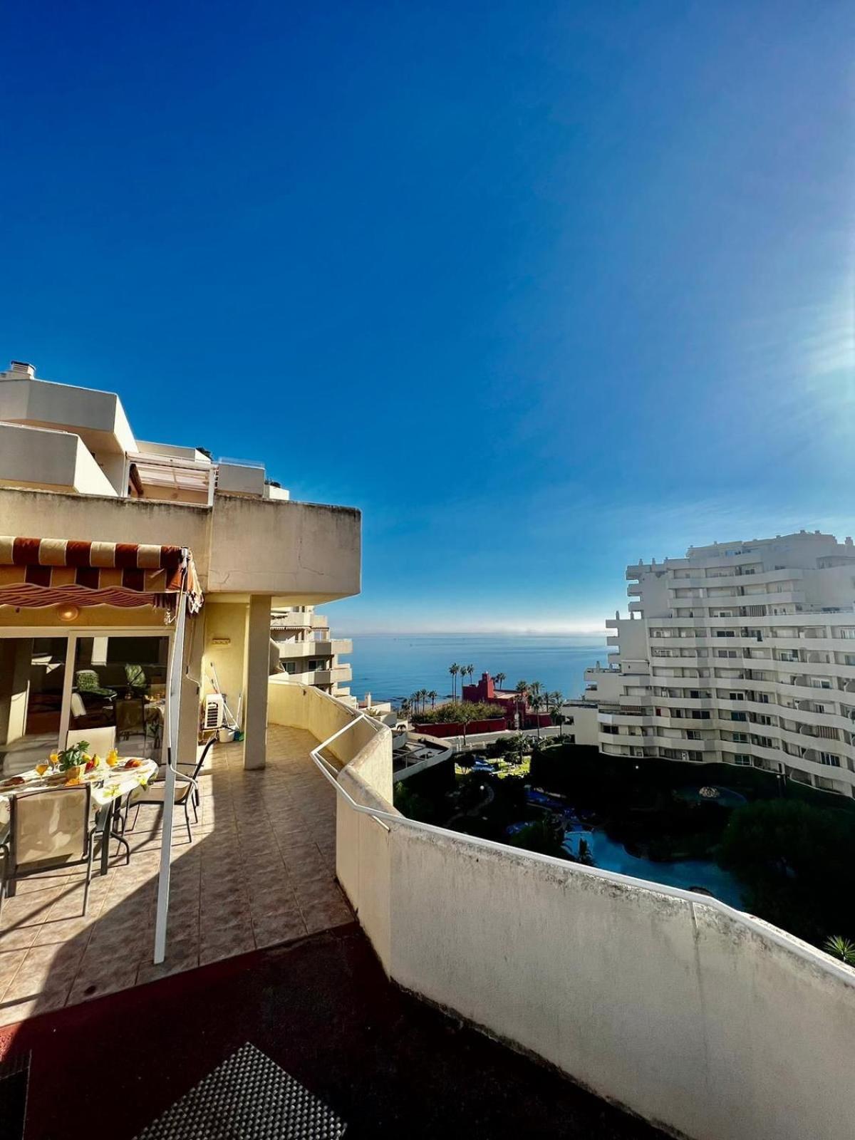Appartement With Sea Views And Large Terrace Benalmádena
