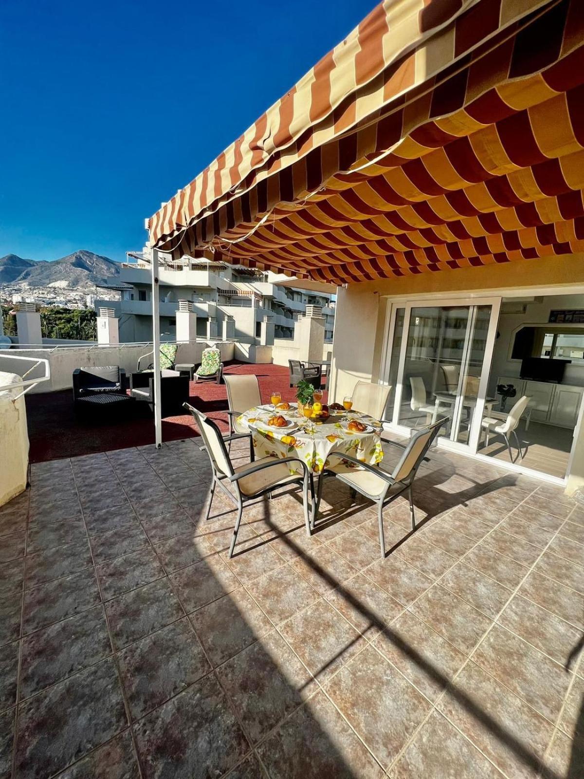 Appartement With Sea Views And Large Terrace Benalmádena