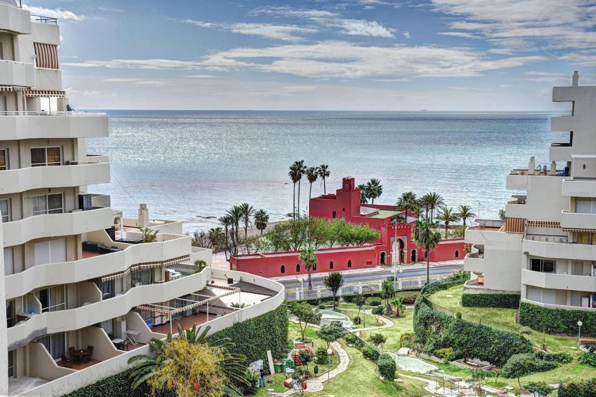 With Sea Views And Large Terrace Appartement