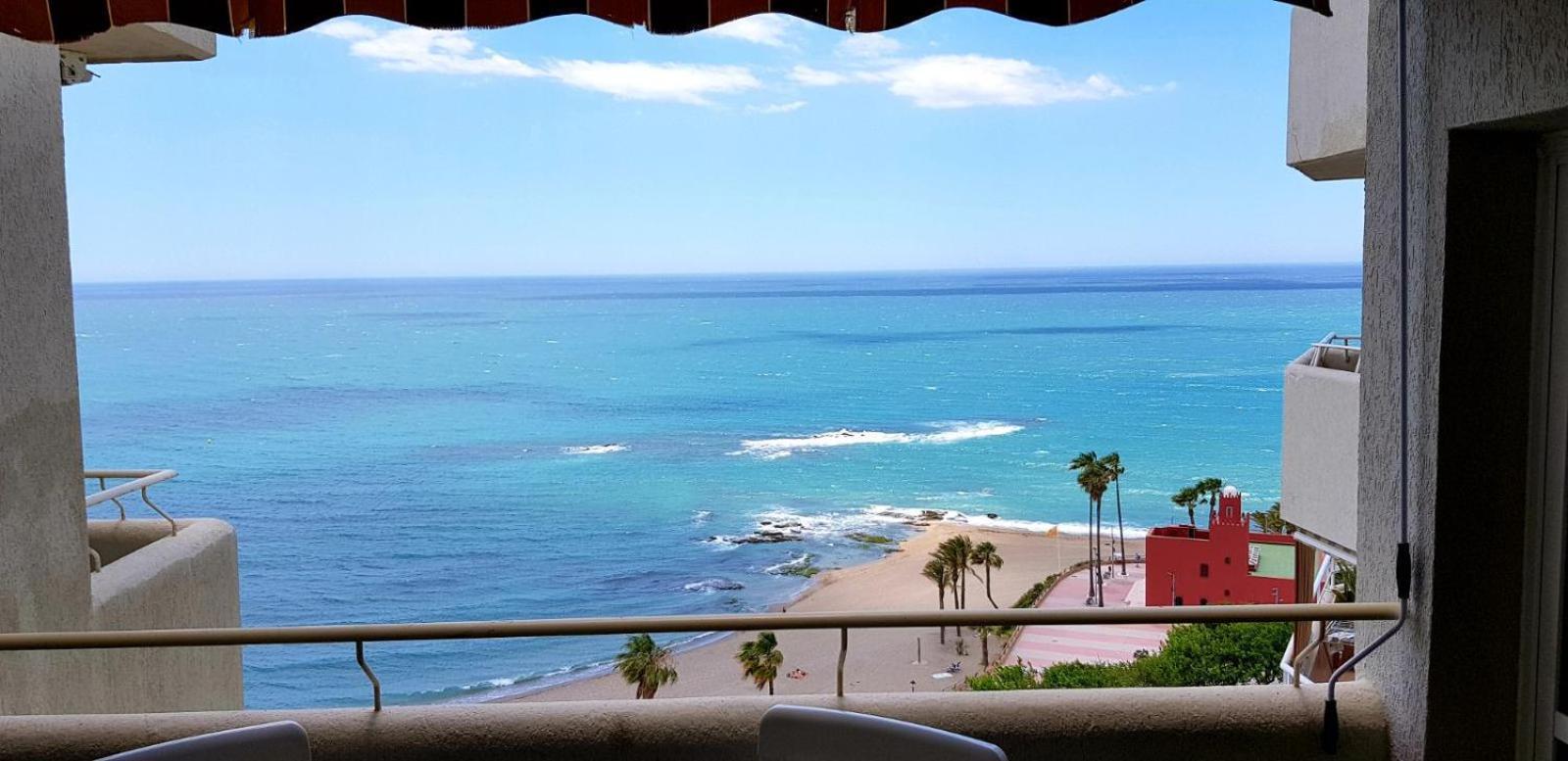 Benalbeach Front Apartment *