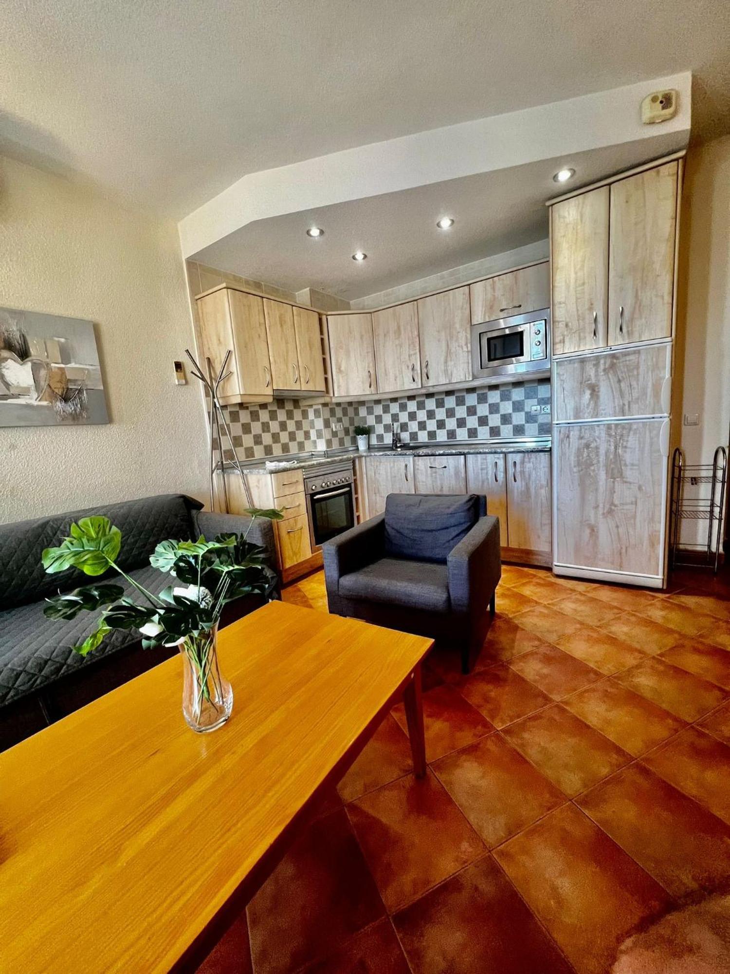 Apartment Benalbeach Front