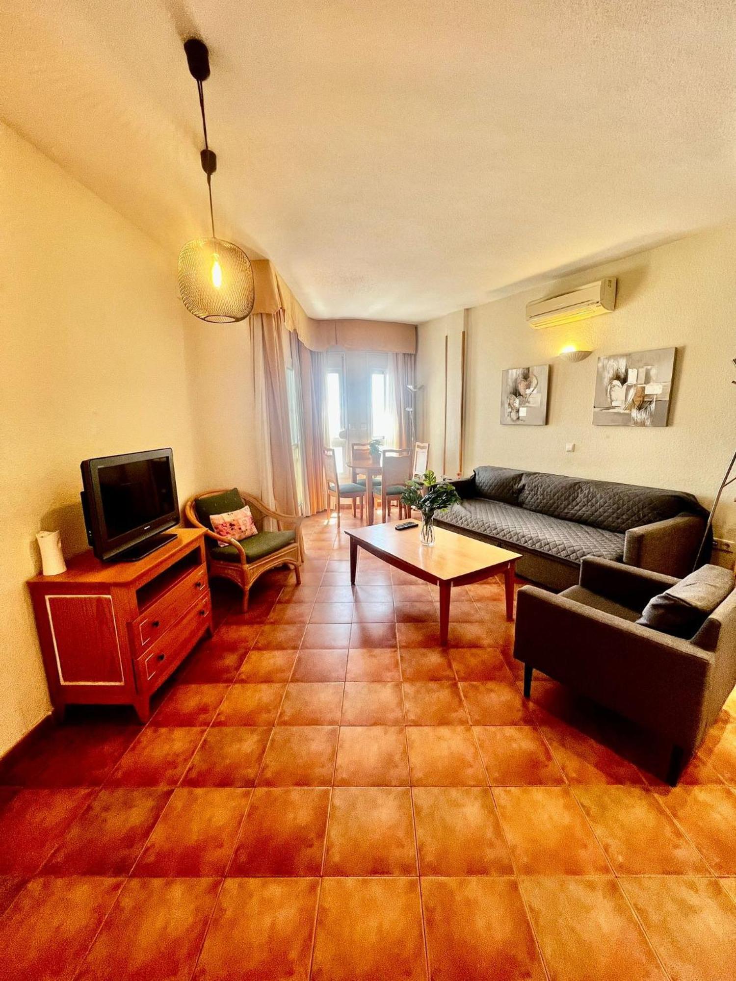 Benalbeach Front Apartment *