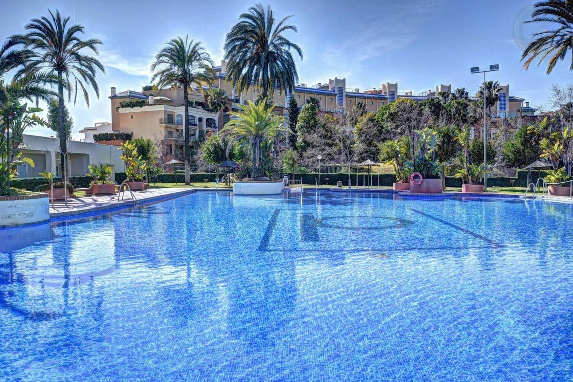 Benalbeach With Magnificent Sea View Apartment