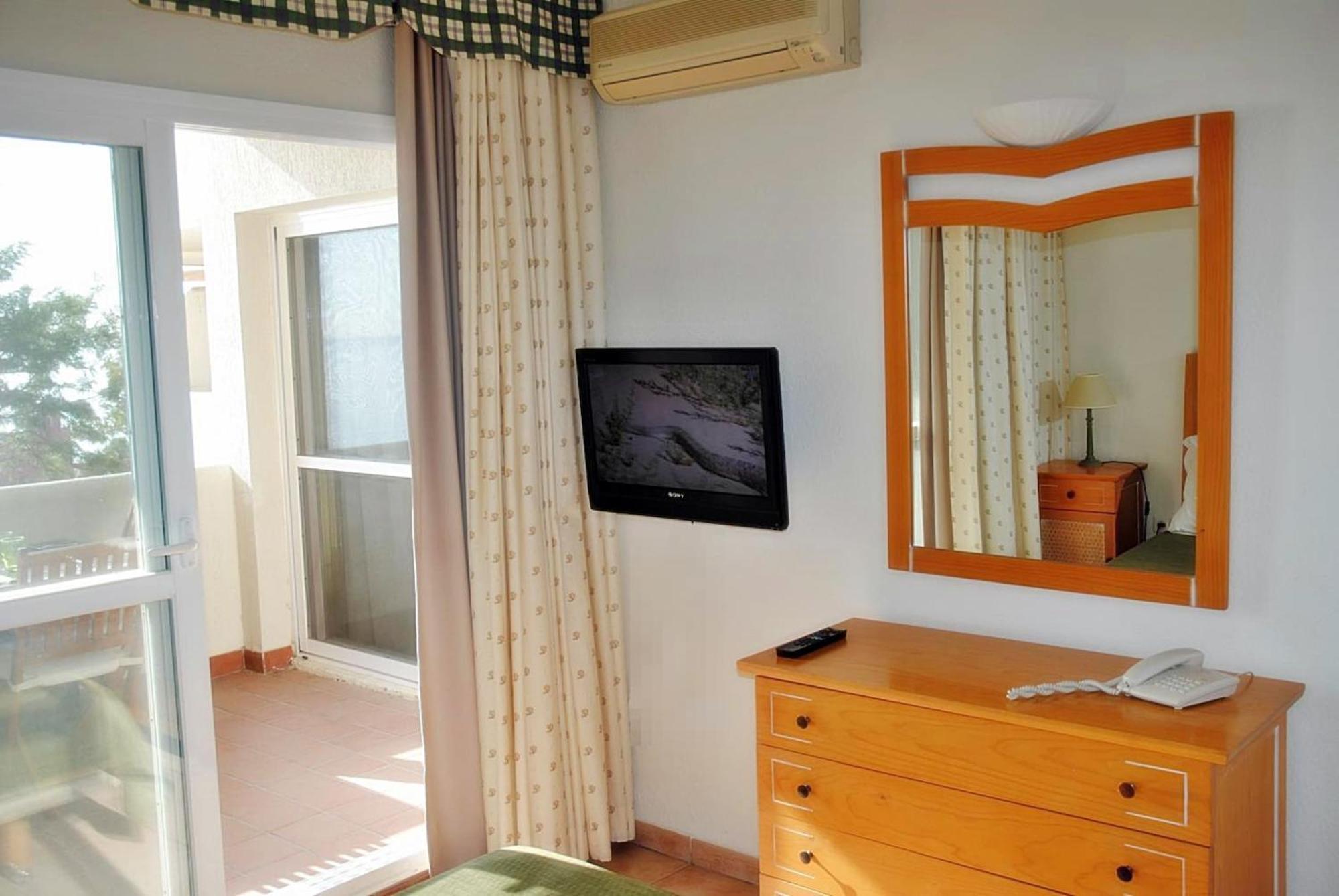 Apartment Beachfront In Benalbeach *