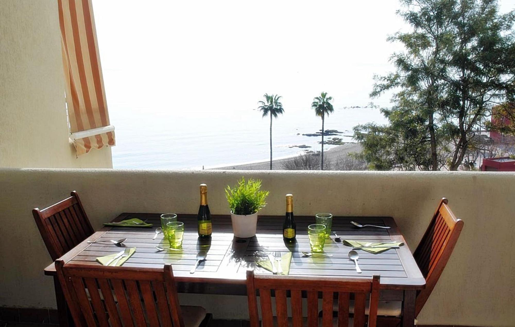 Beachfront In Benalbeach Apartment