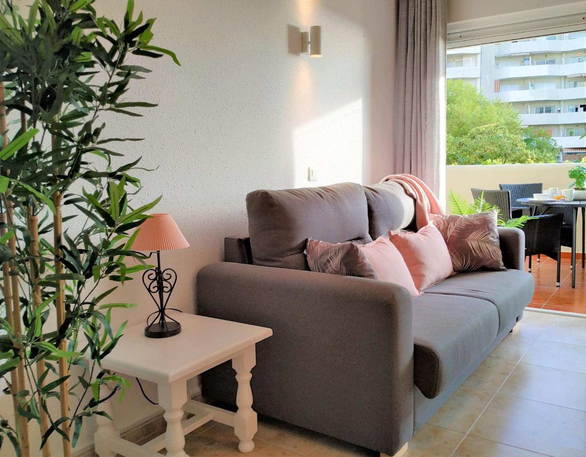 Apartment Lovely Sea And Garden View Benalbeach *