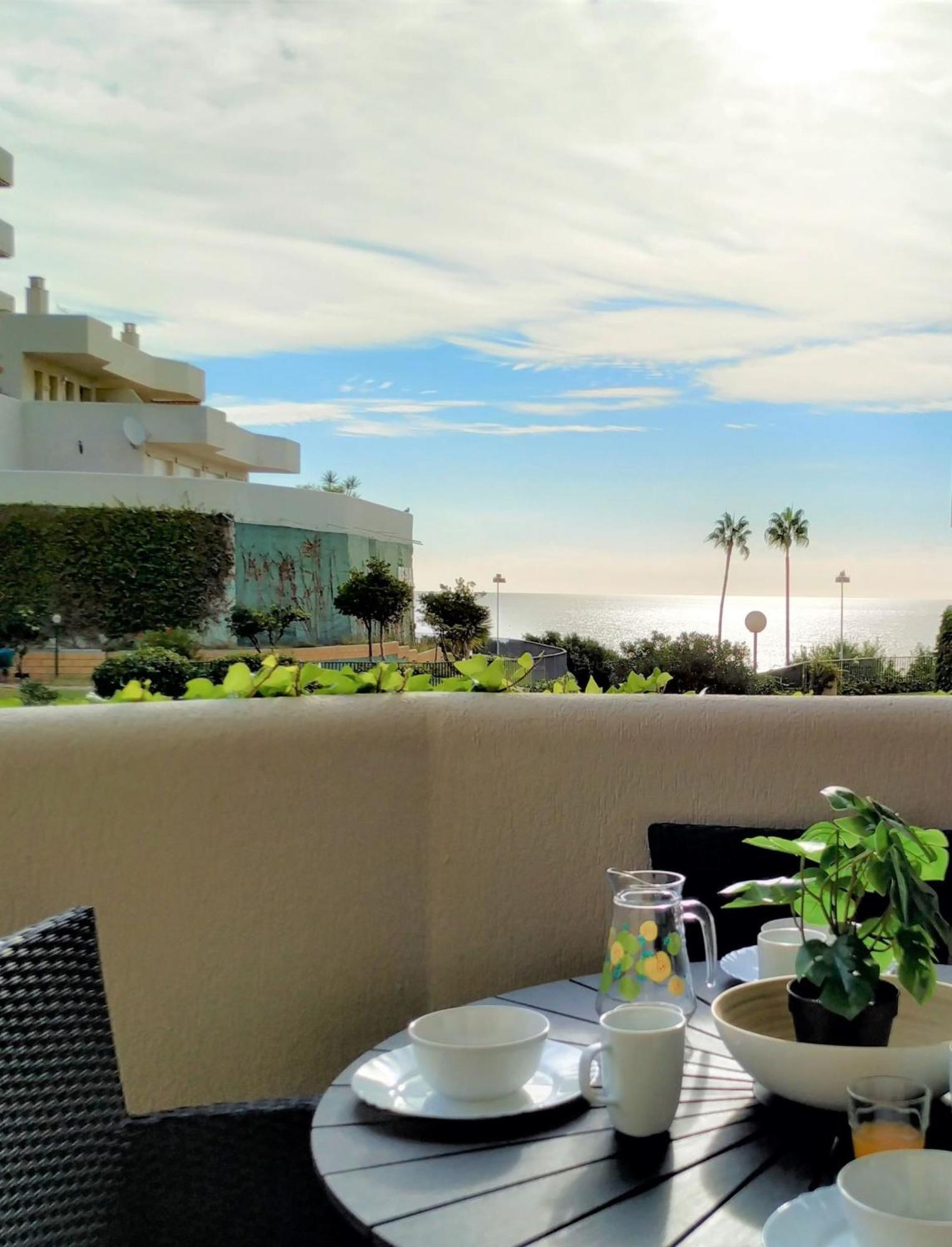 Lovely Sea And Garden View Benalbeach Apartment Benalmádena