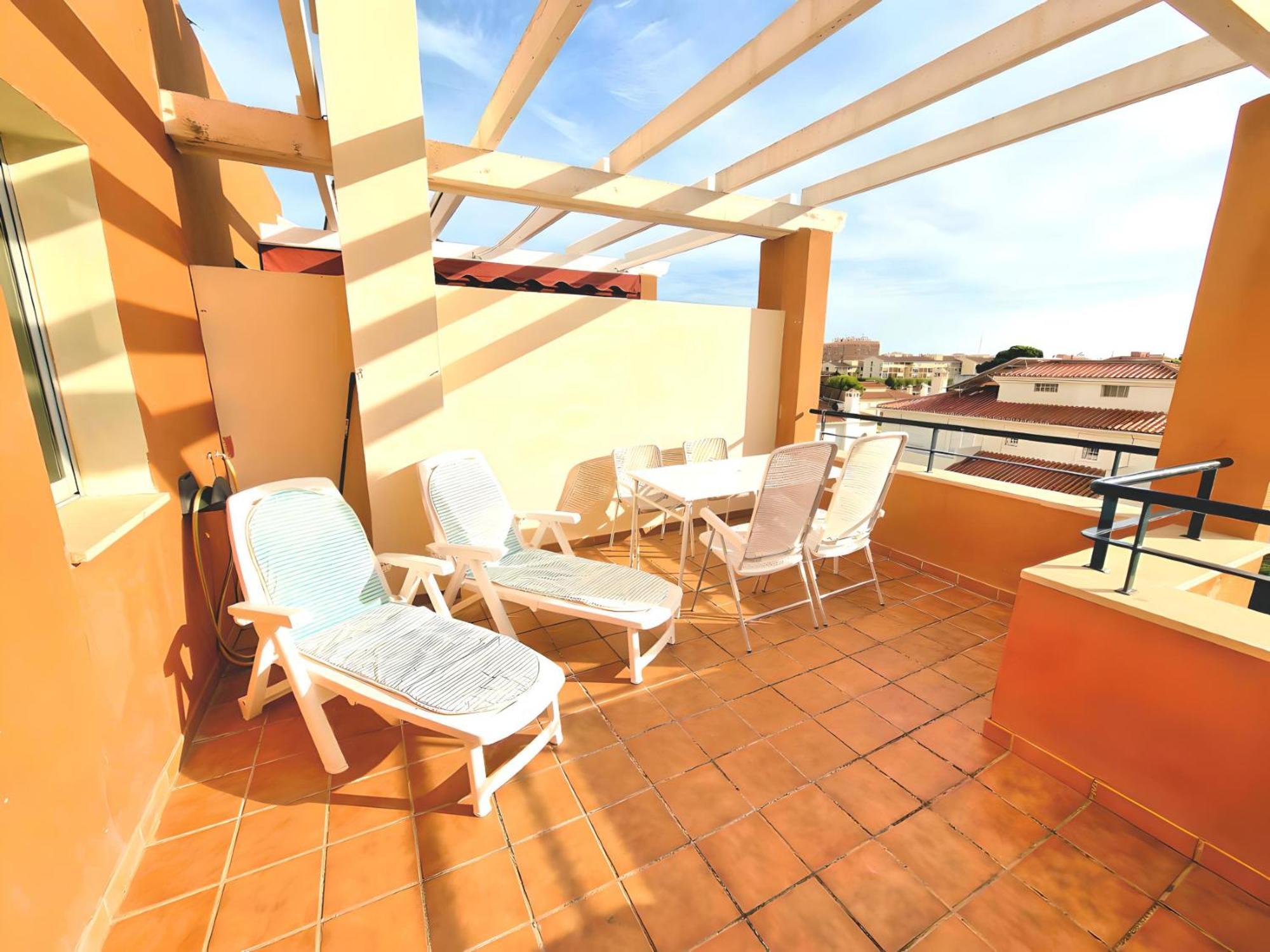 Stunning With Outdoor Swimmingpool, 4 Bedrooms And Wifi
