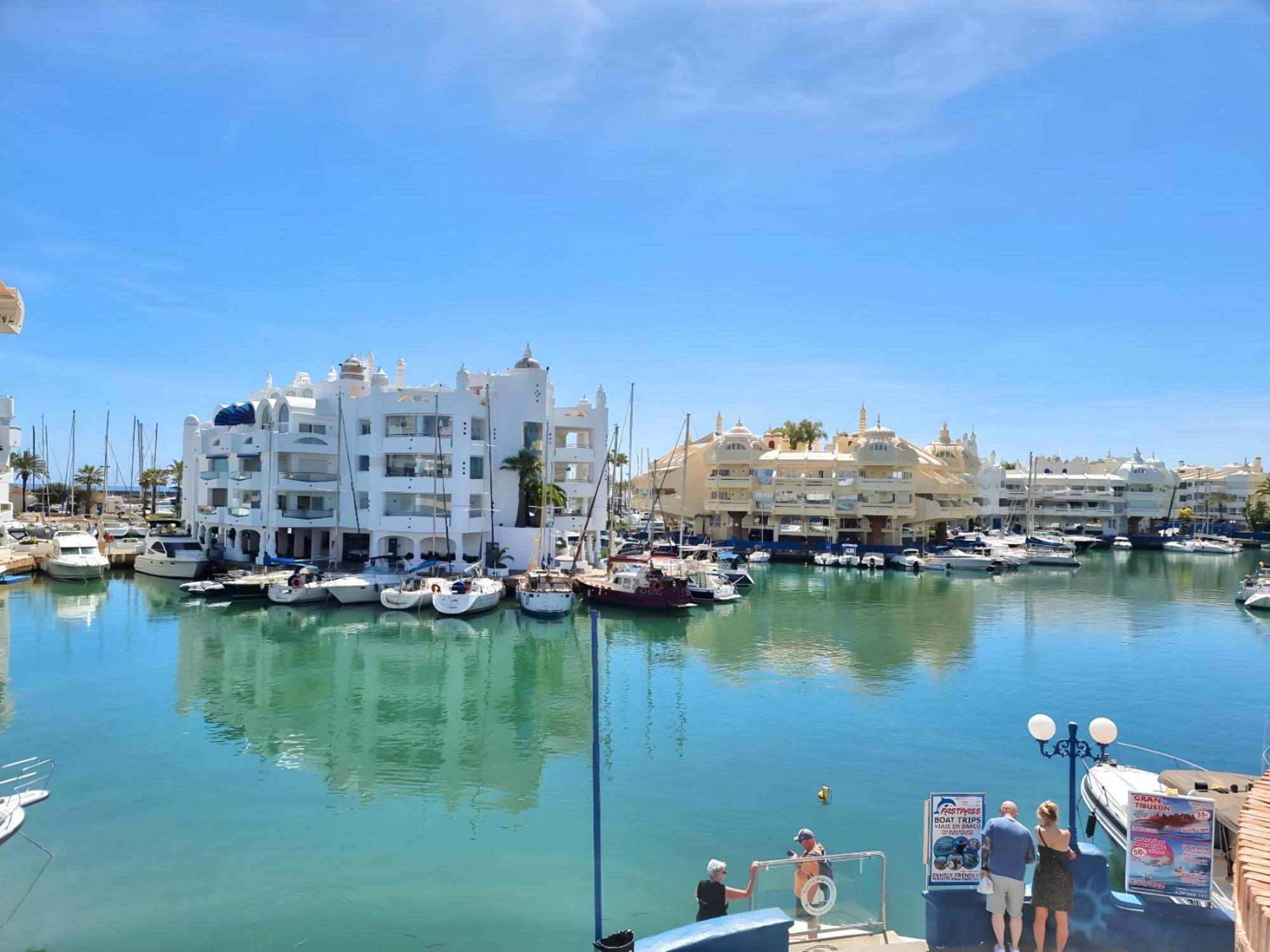 Stunning With Outdoor Swimmingpool, 4 Bedrooms And Wifi Benalmadena