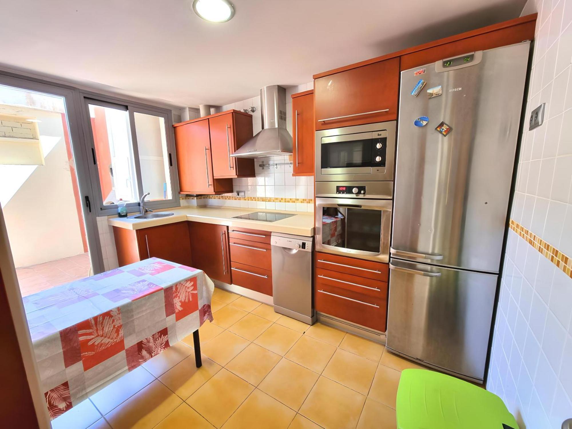 Stunning With Outdoor Swimmingpool, 4 Bedrooms And Wifi *