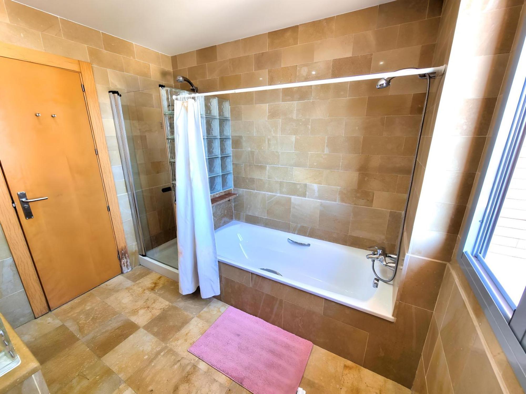 Holiday home Stunning With Outdoor Swimmingpool, 4 Bedrooms And Wifi *