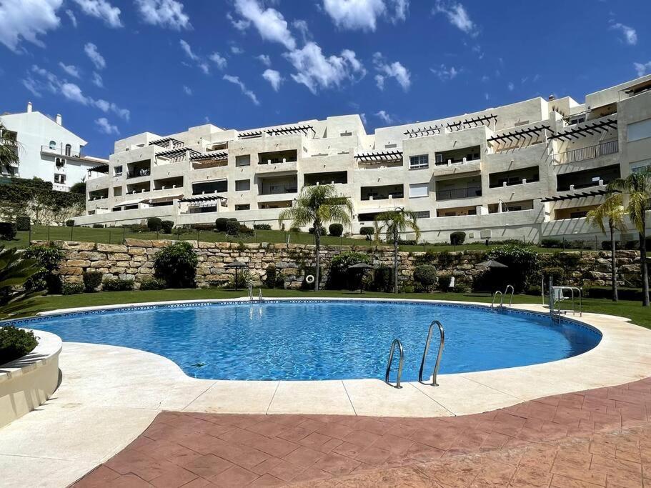 T3 Bilbilgolf Pool Apartment
