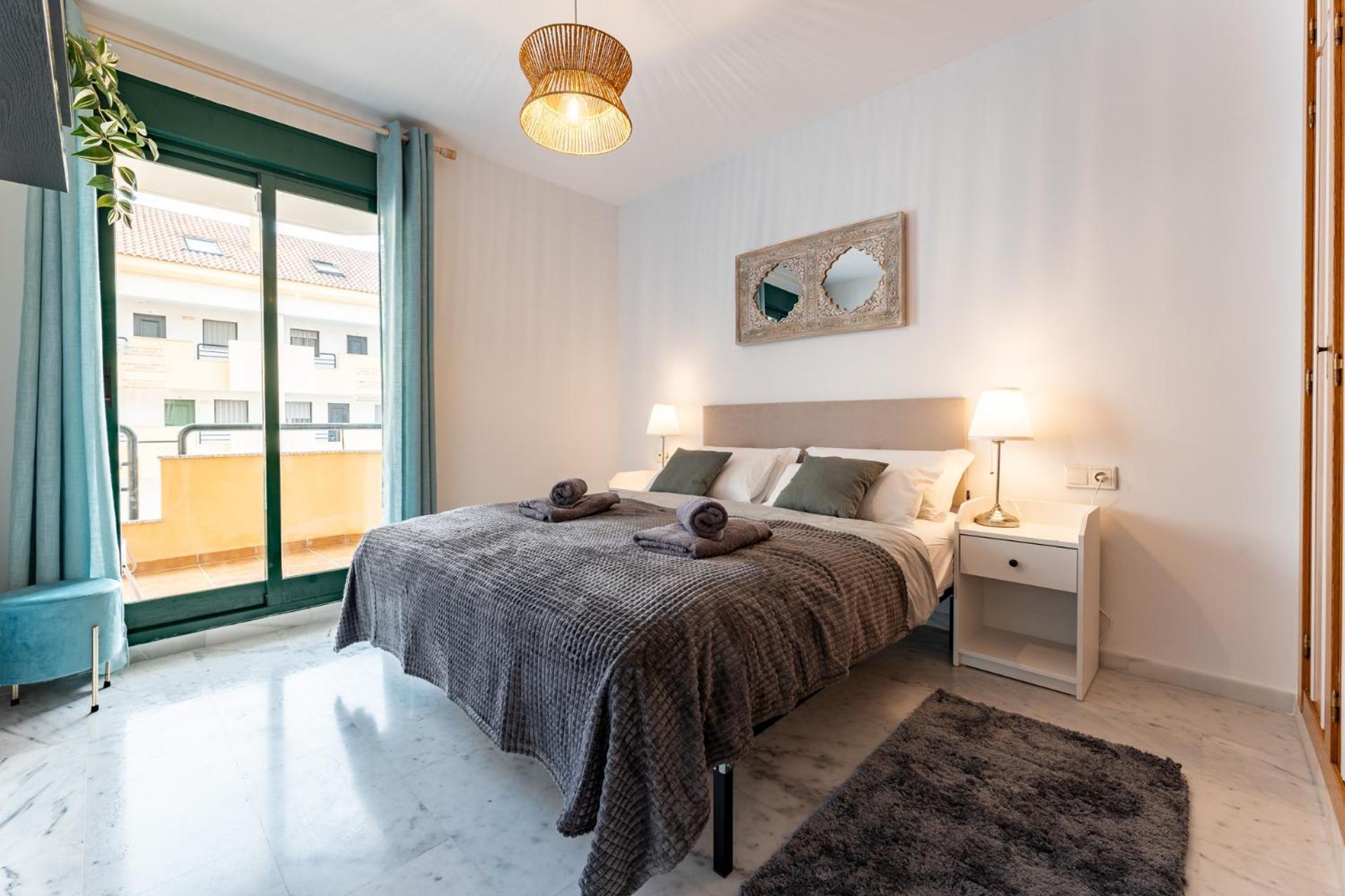 Apartment Coastal Comfort 2 Bed, Parking Pool And Terrace