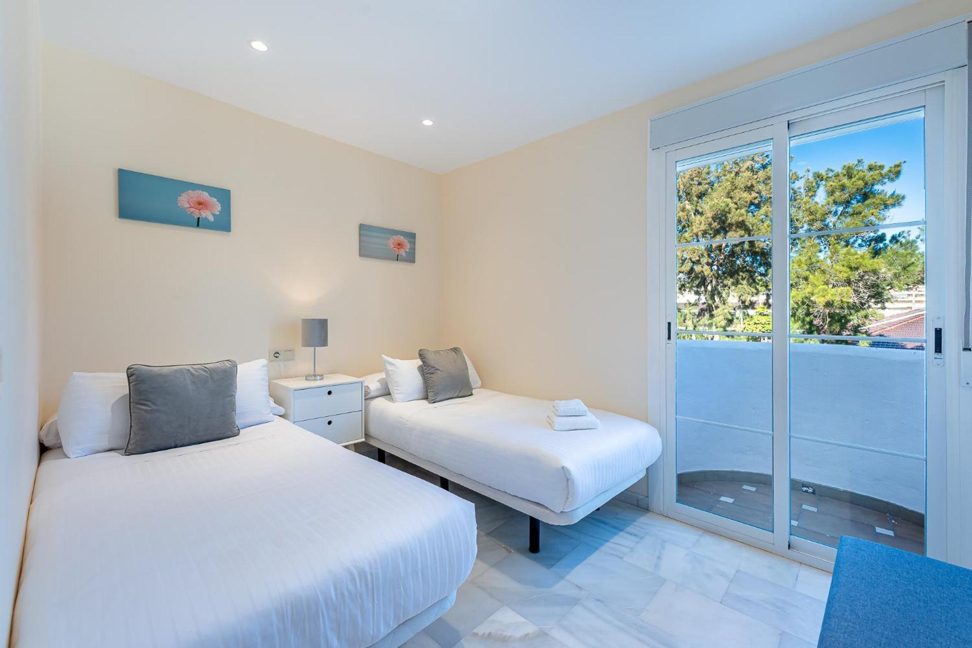 Chalet In Torrequebrada Residencial Golf Urbanization Holiday home