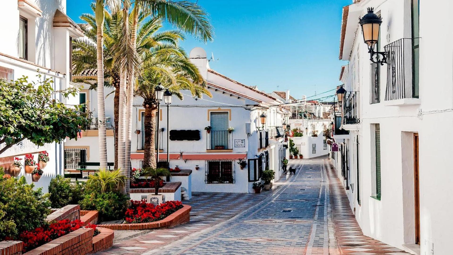 Beautiful With Pools, Playground And Paddle Tennis - Family Friendly And Near Vithas Hospital - Free Parking In Garage Apartment