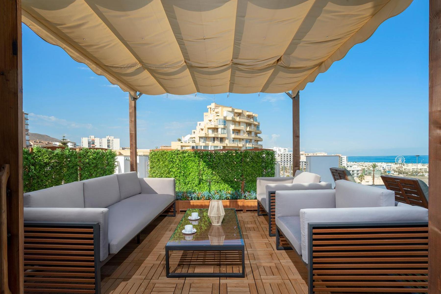 Luxury Penthouse Sea Views- Jacuzzi - Sauna *