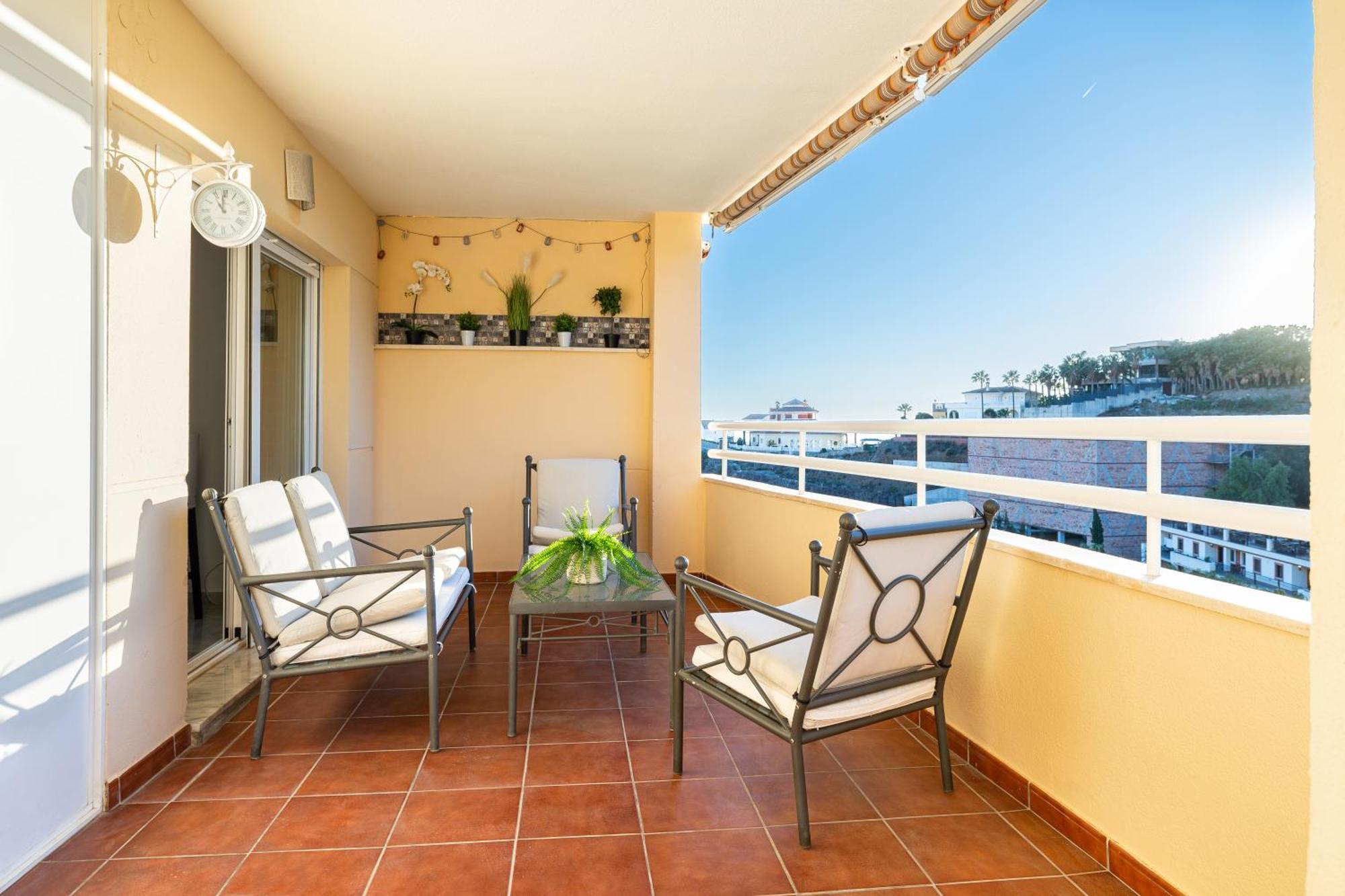 Holidays2nueva Torrequebrada 2 Bedrooms And 2 Bathrooms, Terrace, Community Pool And Garage Appartement *