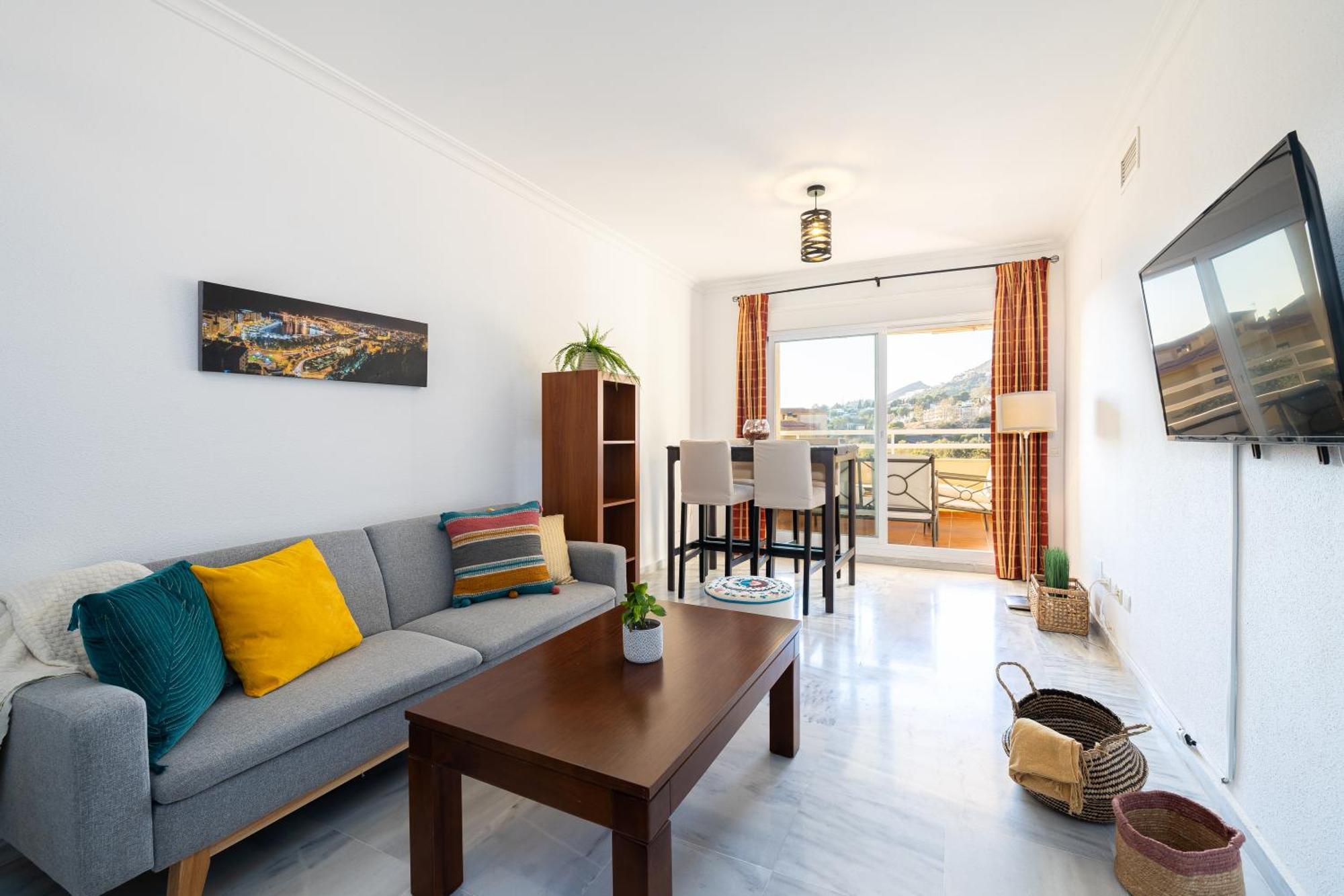 Holidays2nueva Torrequebrada 2 Bedrooms And 2 Bathrooms, Terrace, Community Pool And Garage