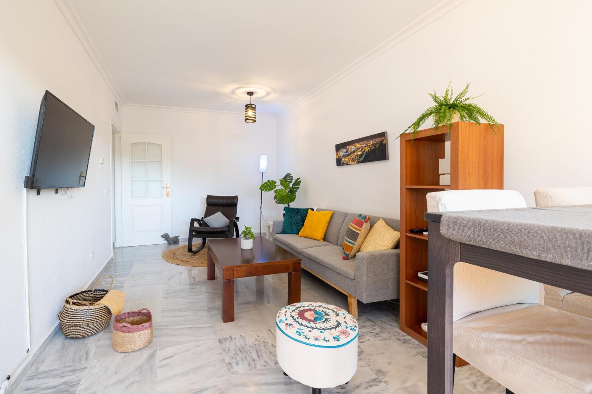 Holidays2nueva Torrequebrada 2 Bedrooms And 2 Bathrooms, Terrace, Community Pool And Garage *
