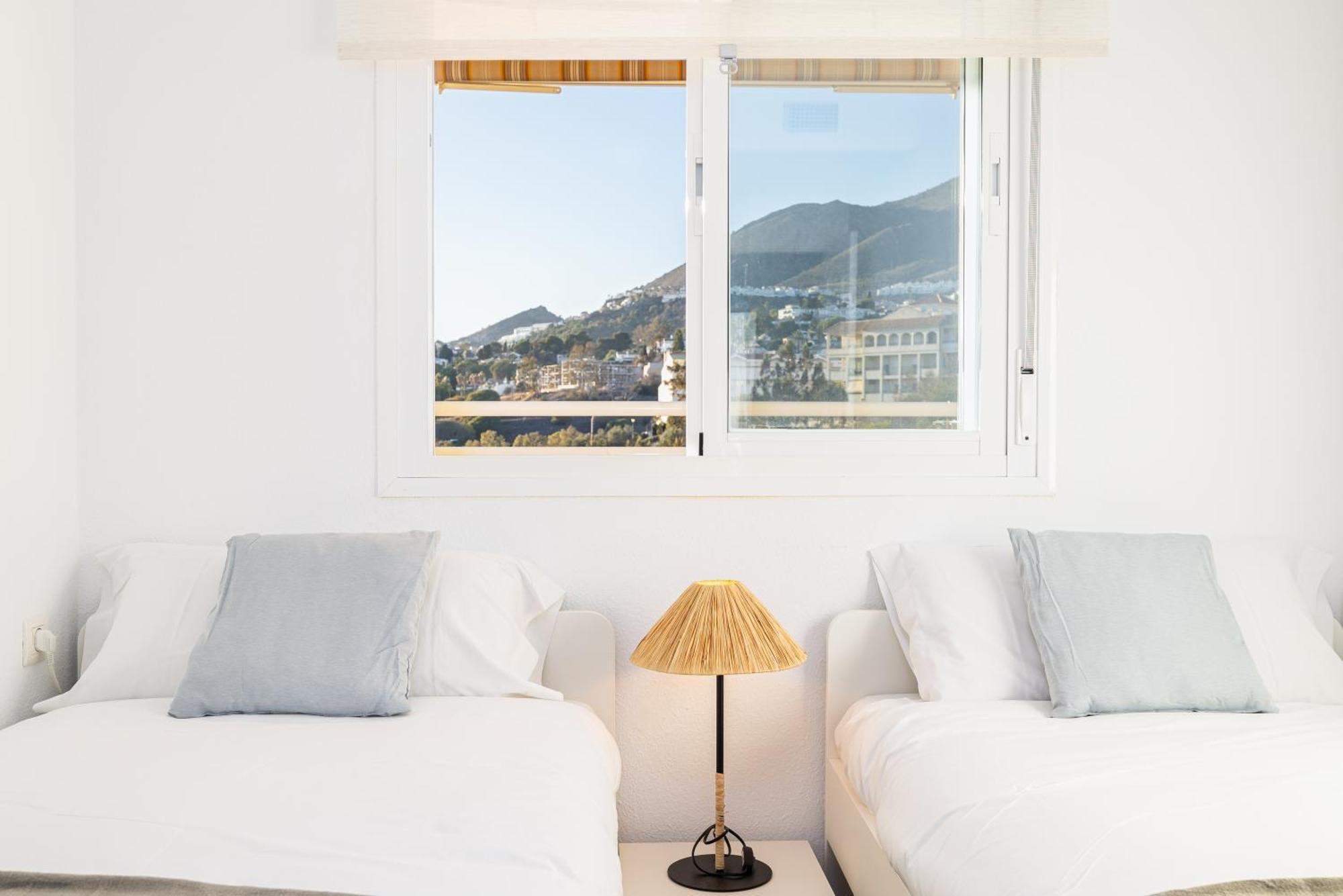 Holidays2nueva Torrequebrada 2 Bedrooms And 2 Bathrooms, Terrace, Community Pool And Garage Apartment Benalmadena