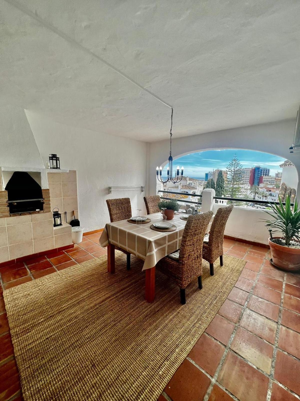 En Pueblo Evita Con Piscina Y Terraza Apartment *