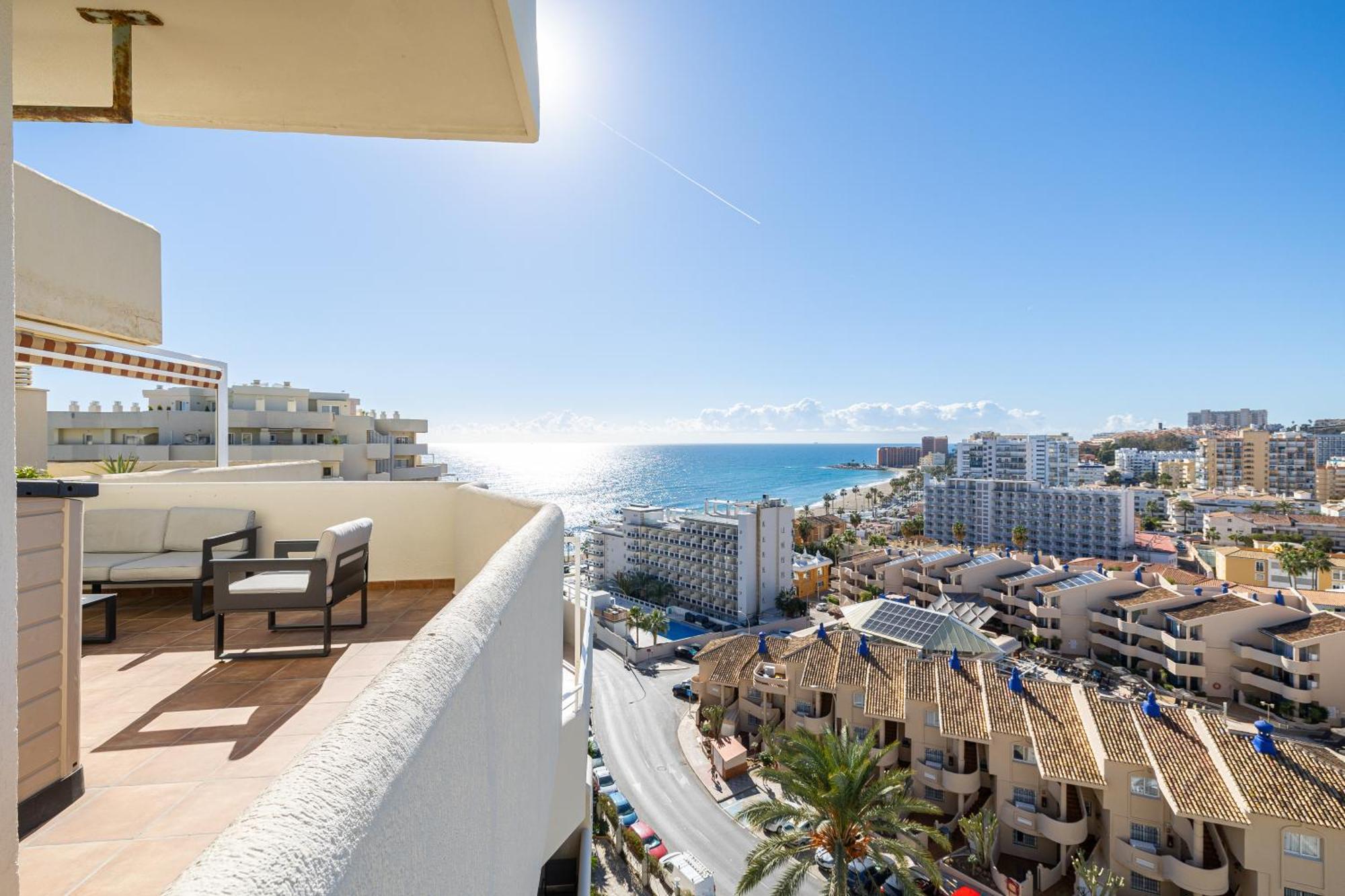 Holidays2benal Terraza Solarium Apartment *
