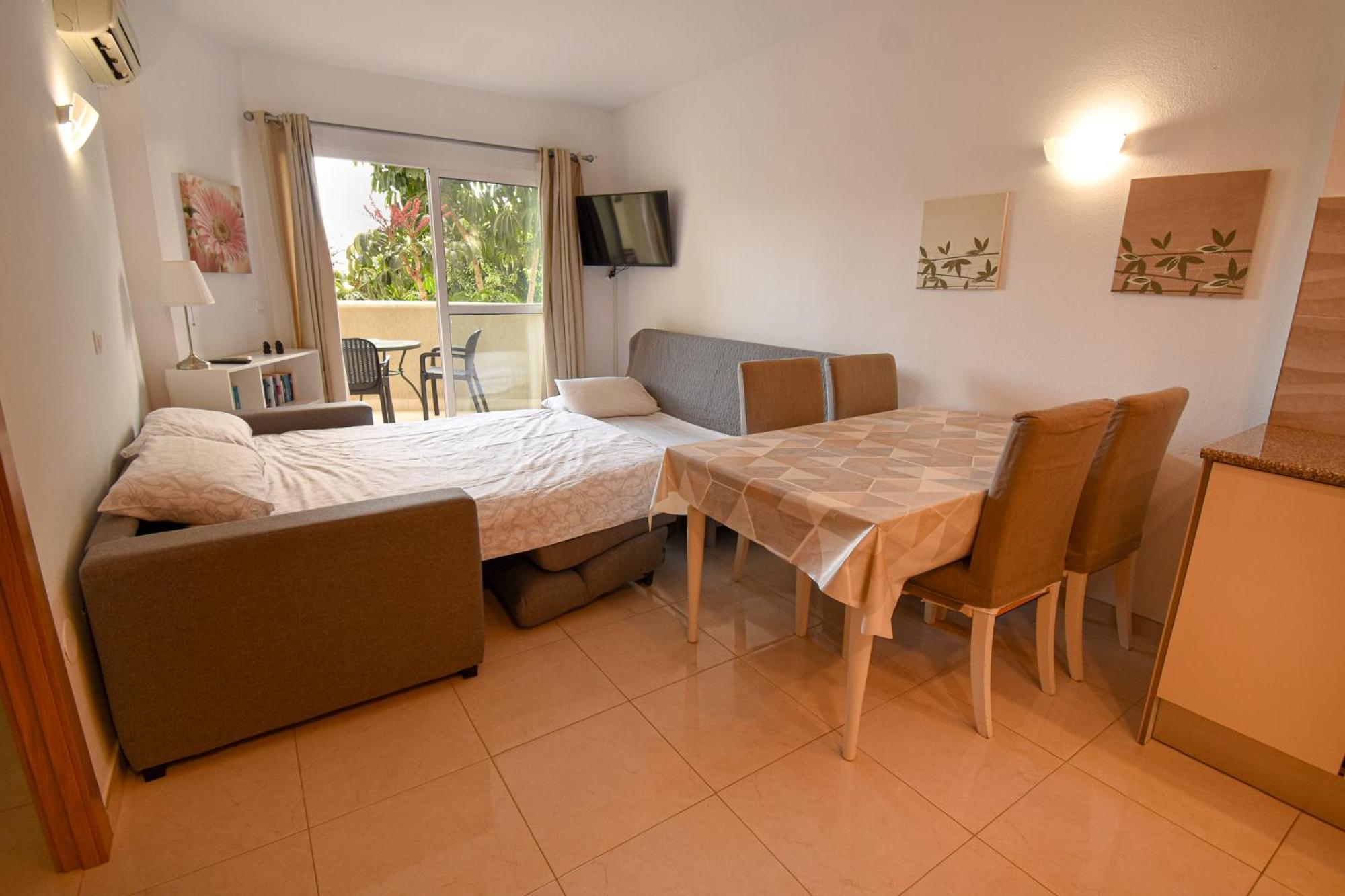 Appartement Benal Superb Front 1 Bedroom Apartment, Sleeps 5