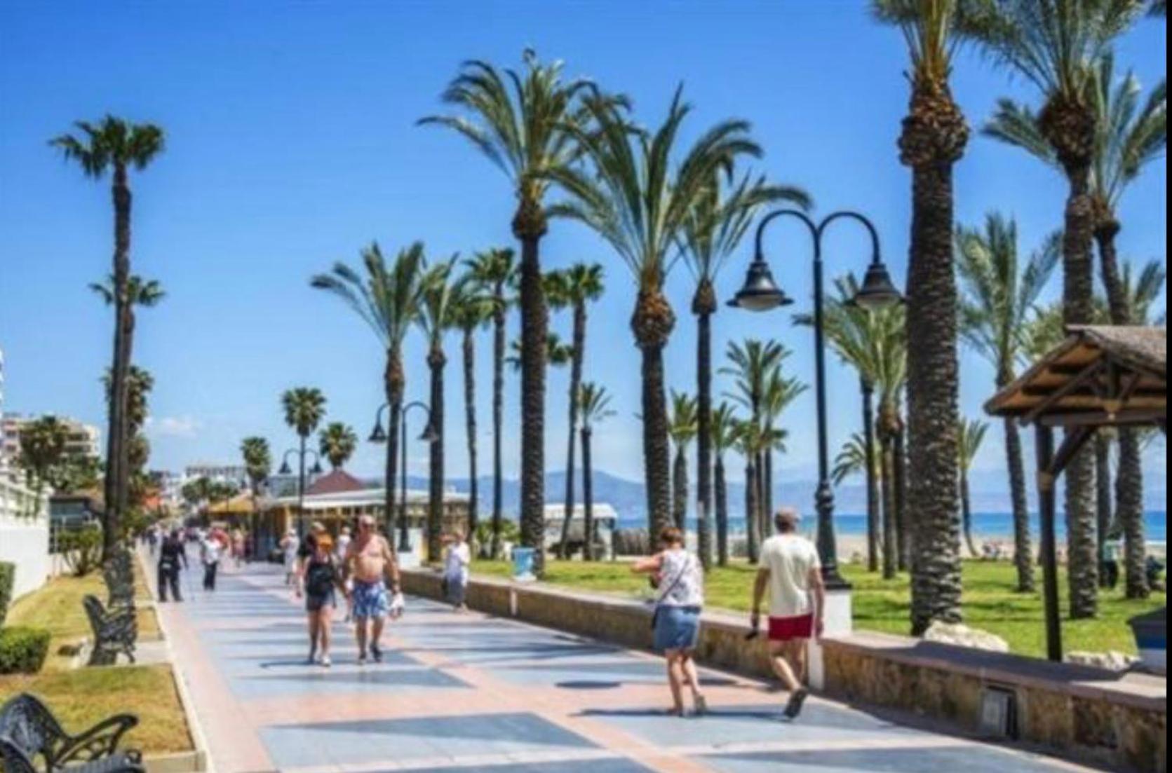 Atlantis Puerto Marina - 1 Minuto De La Playa Benalmadena