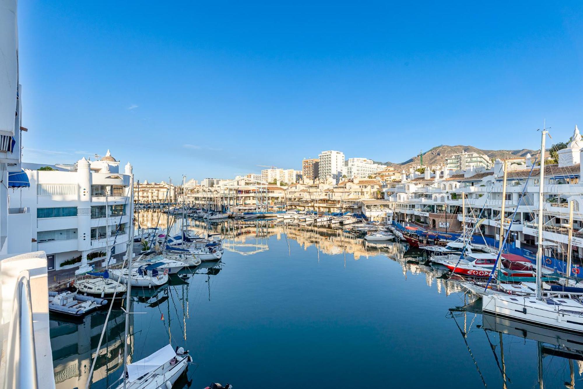 Puerto Marina Sea View - 1 Minuto De La Playa Vista Al Mar Apartamento