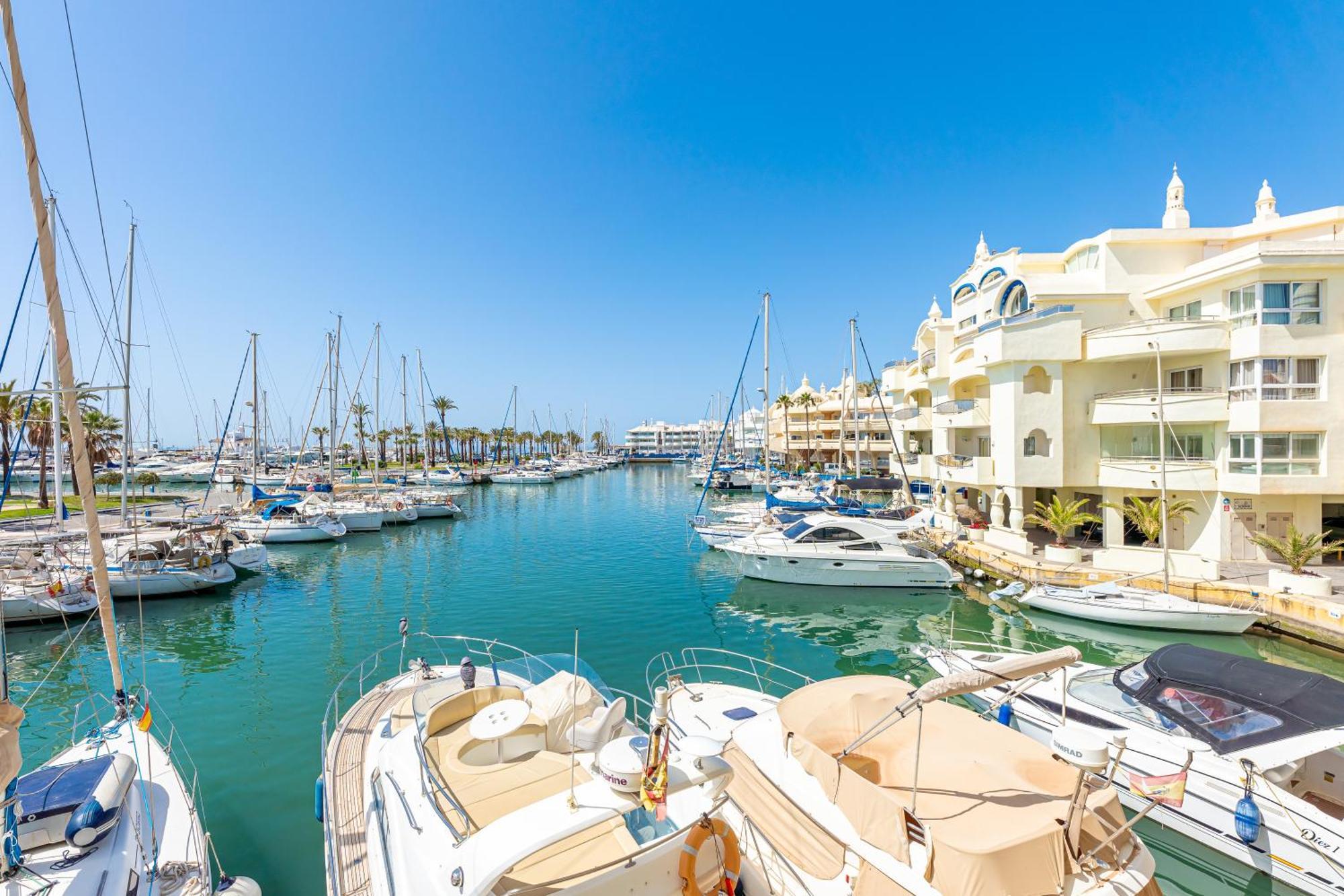 Puerto Marina Sea View - 1 Minuto De La Playa Vista Al Mar