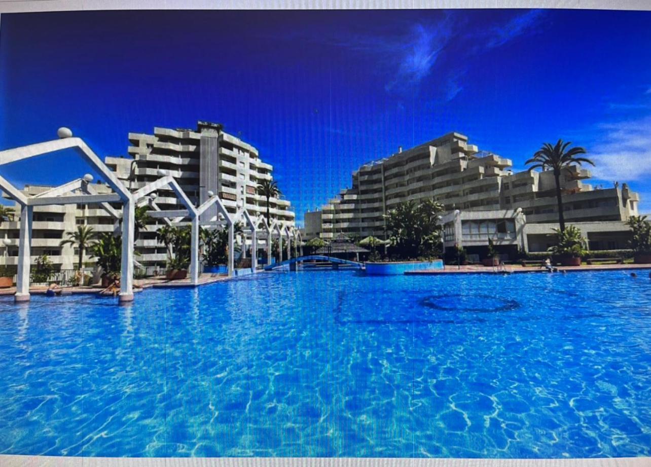 Benalbeach 2bdr Beach100m 5 Pools Gardens *